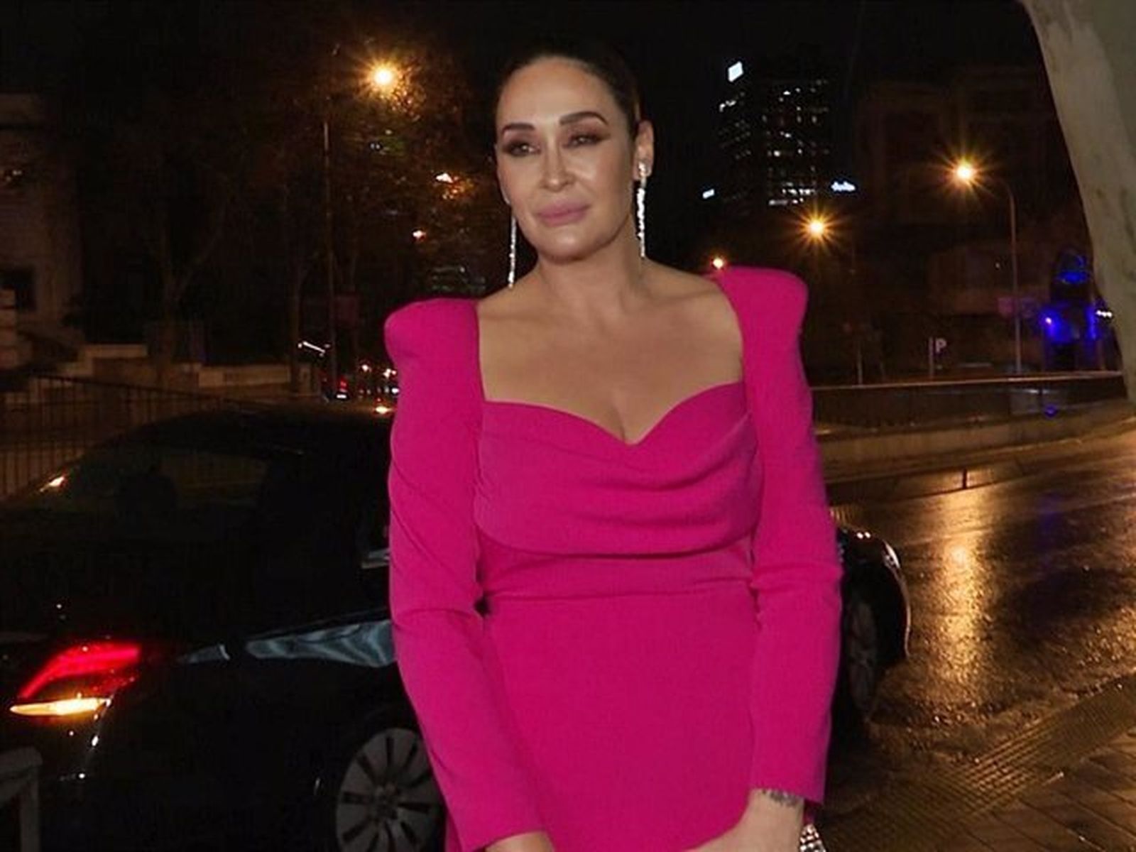 Vicky Martín Berrocal, espléndida, llega a su fiesta de cumpleaños.