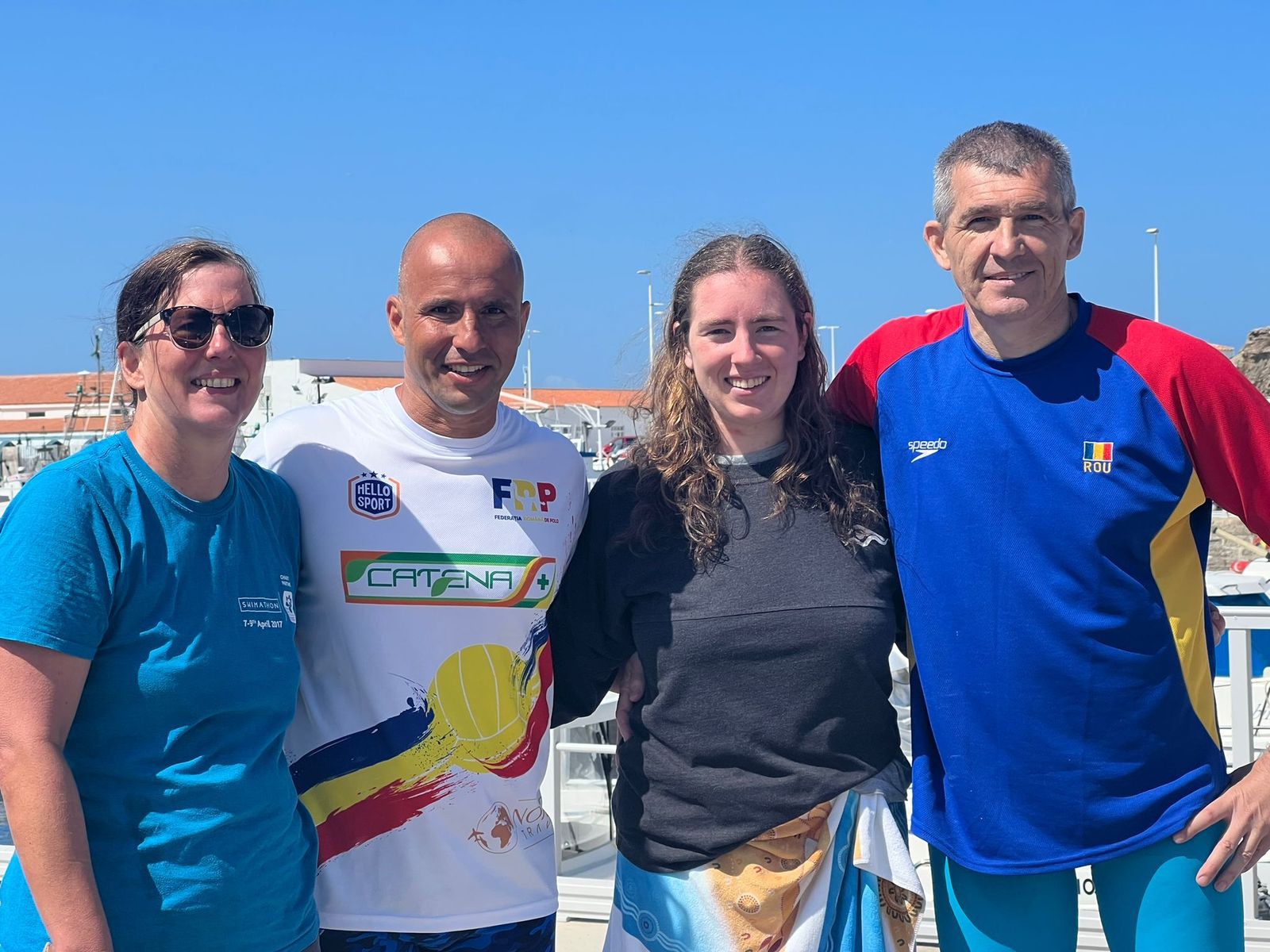 Los cuatro nadadores que completaron la travesía este domingo