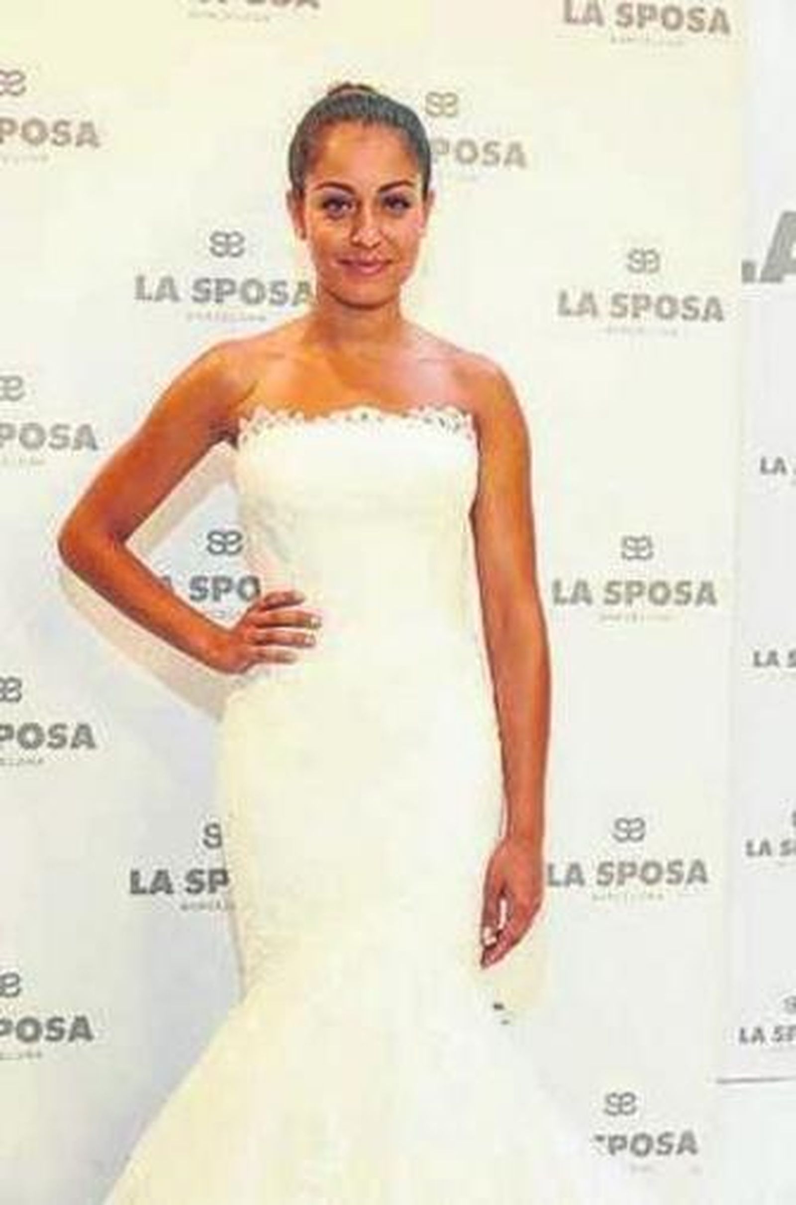 Hiba Abouk se viste de novia para La Sposa