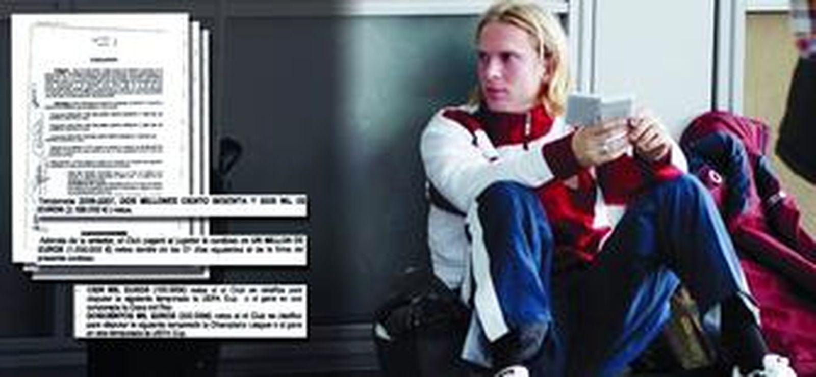 Christian Poulsen, sentado en la terminal del aeropuerto de Estambul, en uno de los viajes europeos del Sevilla en la pasada temporada.