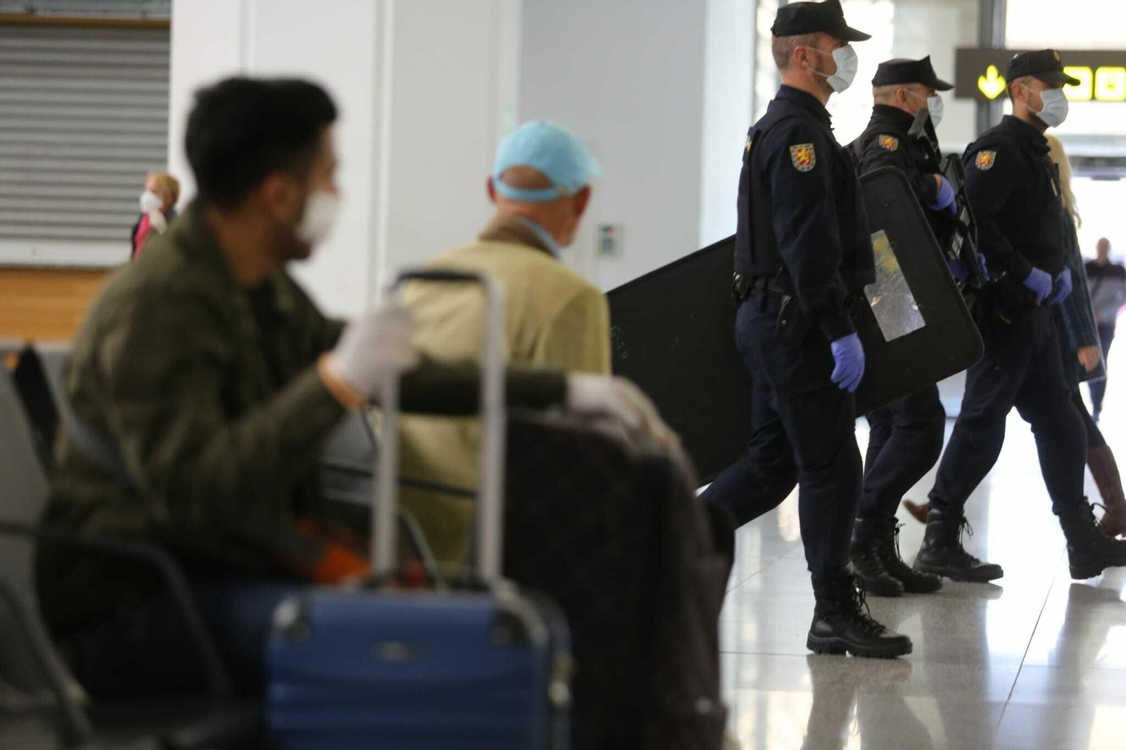 Fotos del 'overbooking' registrado en el aeropuerto de Málaga
