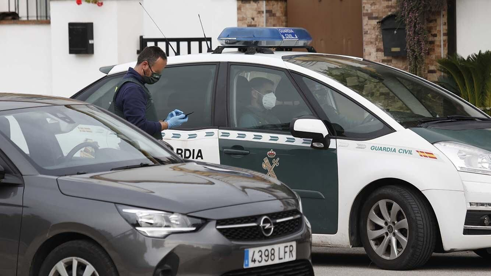 Las fotos de registros de la Guardia Civil en Castellar de la Frontera