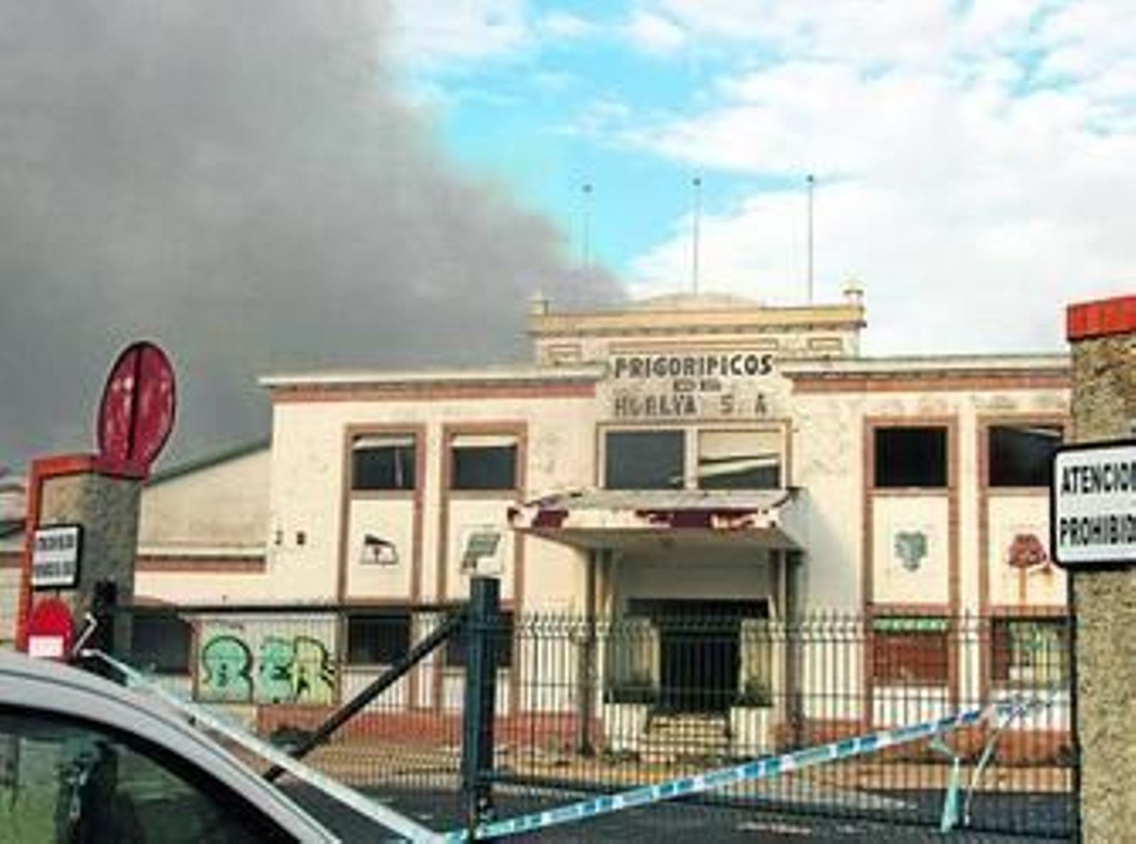 Estado en el que quedó el edificio tras el incendio del miércoles.