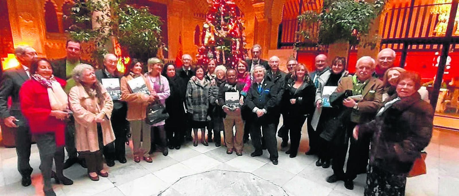 Carolina Camacho, José Ramón Pérez, José Ossorio, Carlos Morillo, Teresa Sánchez, Paloma Ruiz, Juan Antonio Macías, Paquita Lobato, Amelia Rodríguez, Fernando Souza, José María Esteban, Montse Ribas, Diego Jiménez, Luis Gonzalo González, Antonio Ares, Beatriz Sainz, María José Abellán, María Teresa García-Negrotto, Antonio Ruiz y Olimpia Martín.