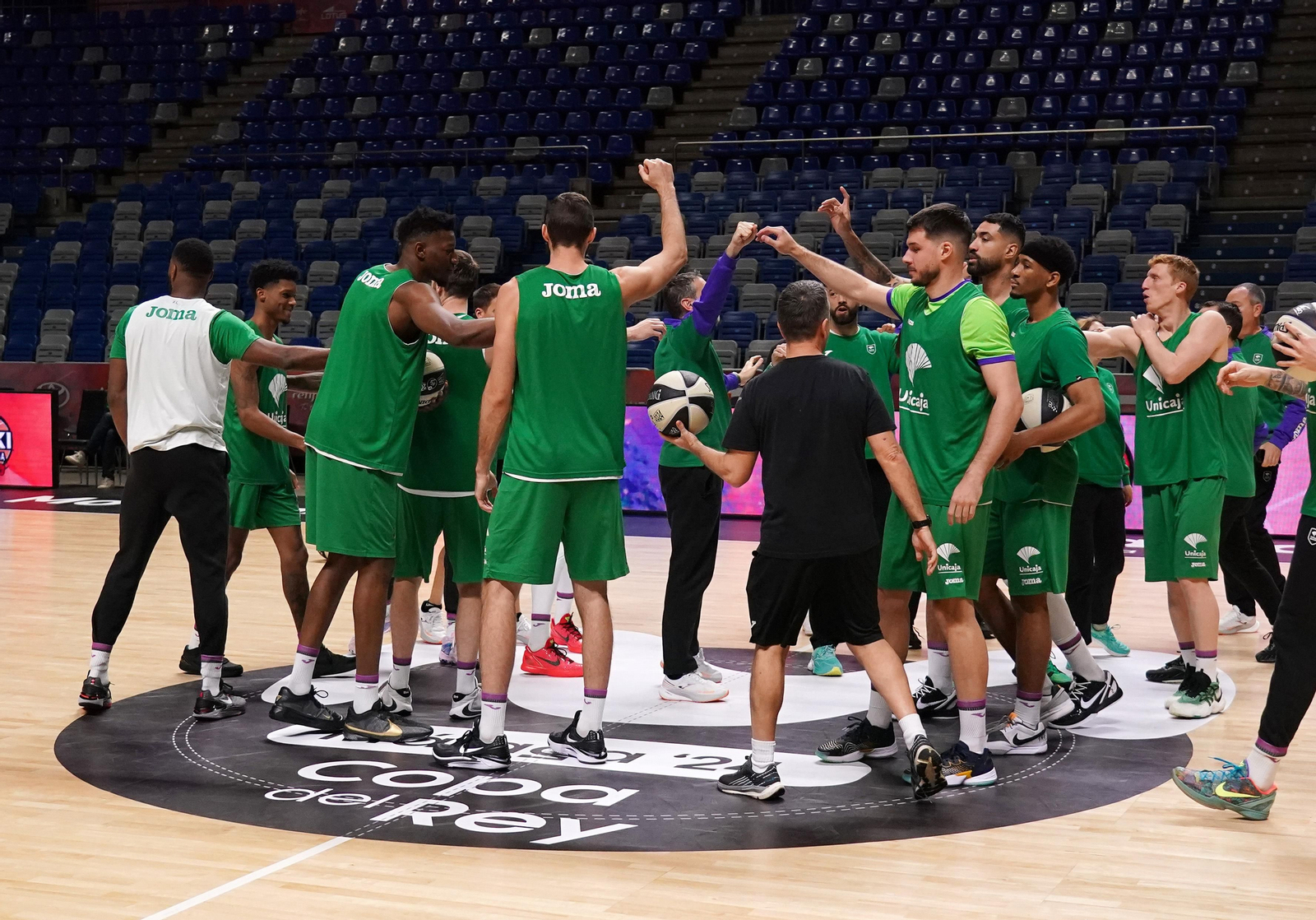 El Unicaja prueba el Carpena antes de la batalla