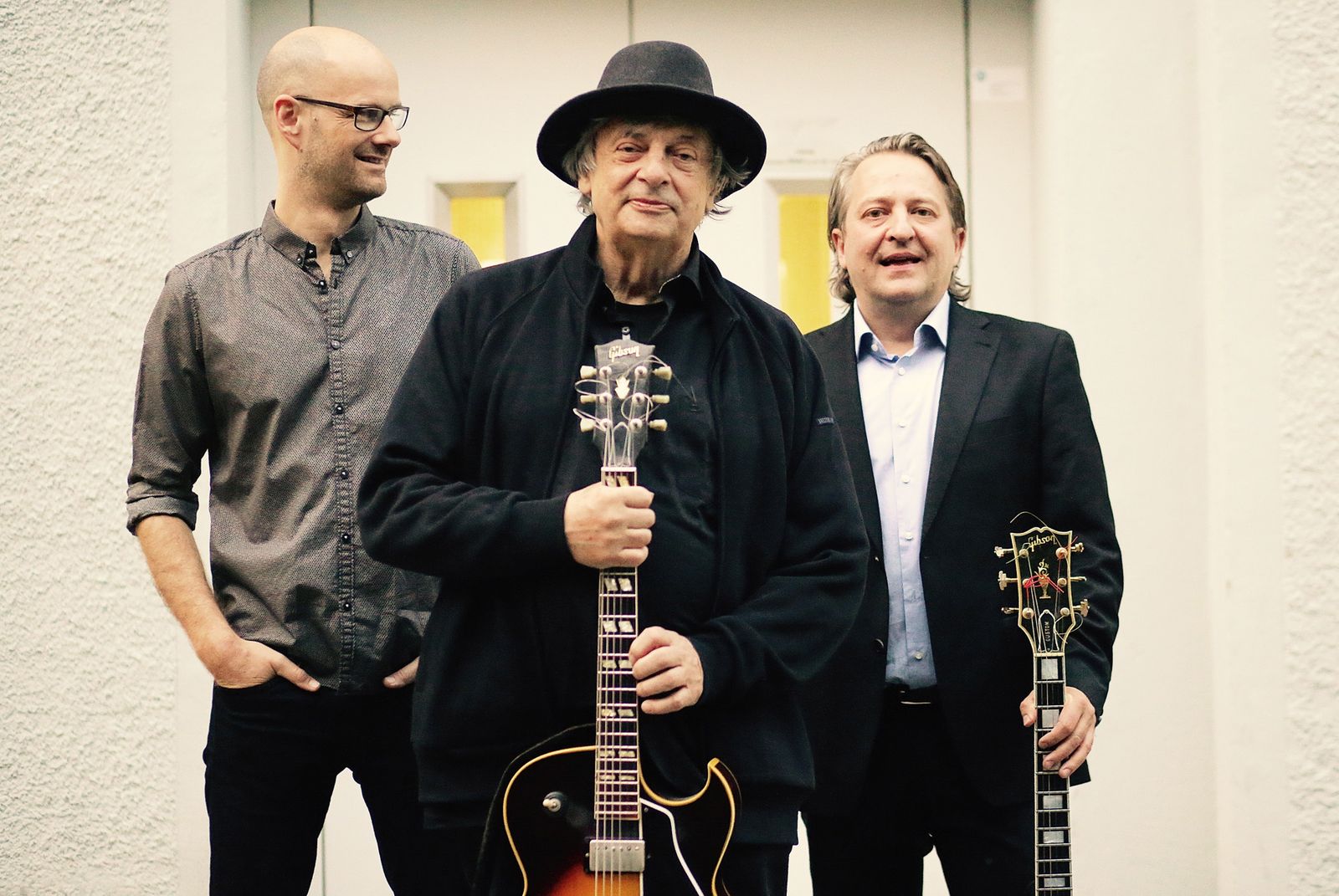 'Philip Catherine Trío', formado por Sven Faller. Philip Catherine y Paulo Morello (de dcha. a izq. en la foto), abrirán esta noche el ciclo de jazz en Osborne.