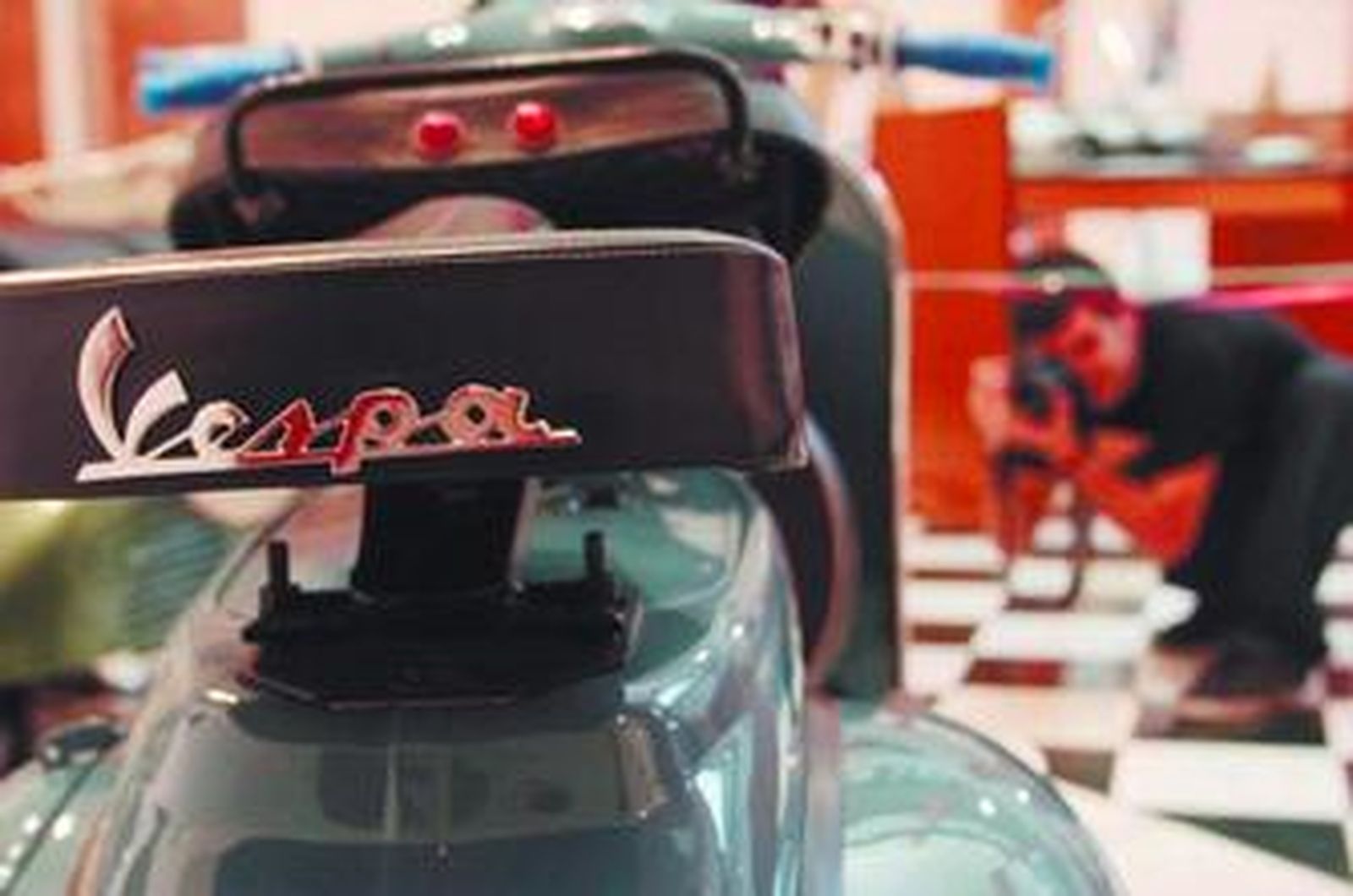 Albolote acoge una original muestra de ciclomotores.