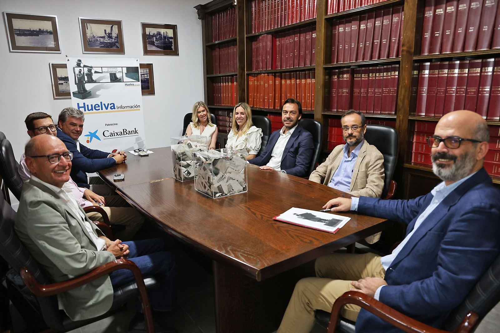 Reunión y recuento de votos del jurado de la 37ª edición de los Premios Onubenses del Año, de Huelva Información, con el patrocinio de CaixaBank.
