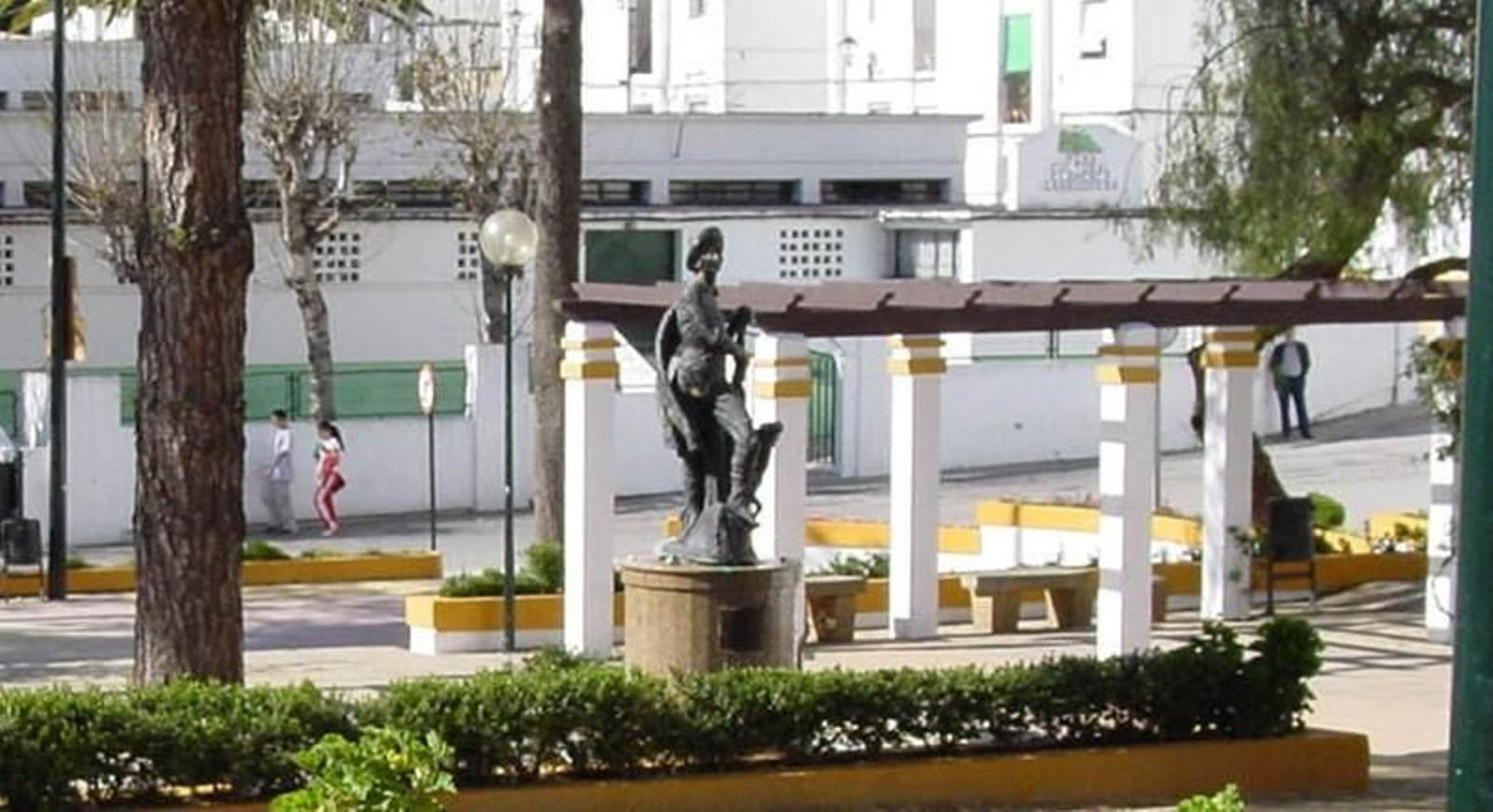 Estatua de Simón Susarte.