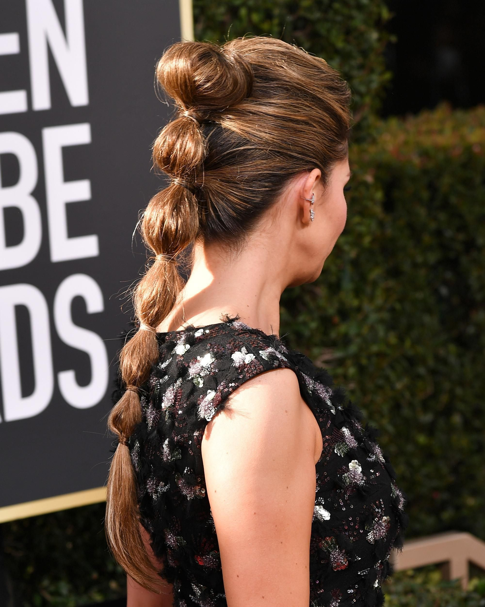 Los peinados de invitada para una boda de verano más inspiradores y estilosos