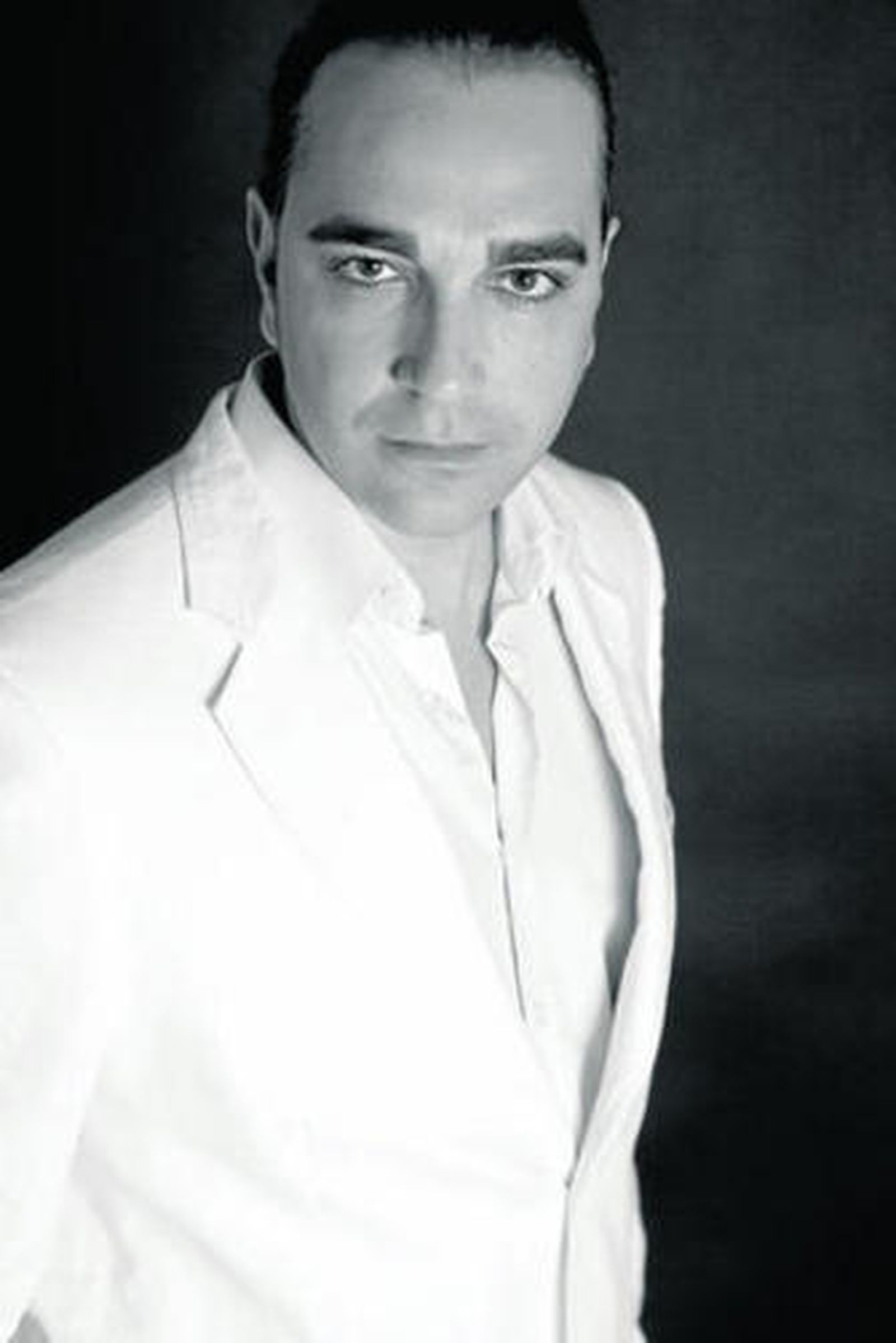 El escritor Manuel Francisco Reina.