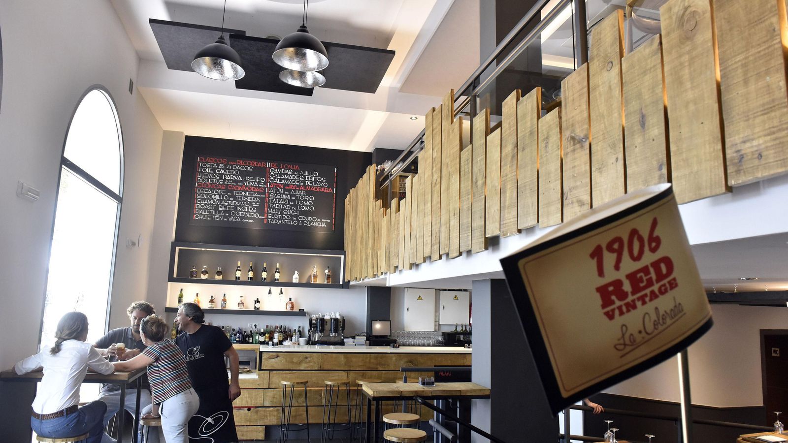 PLATO AL CENTRO JUAN CARLOS VÁZQUEZ