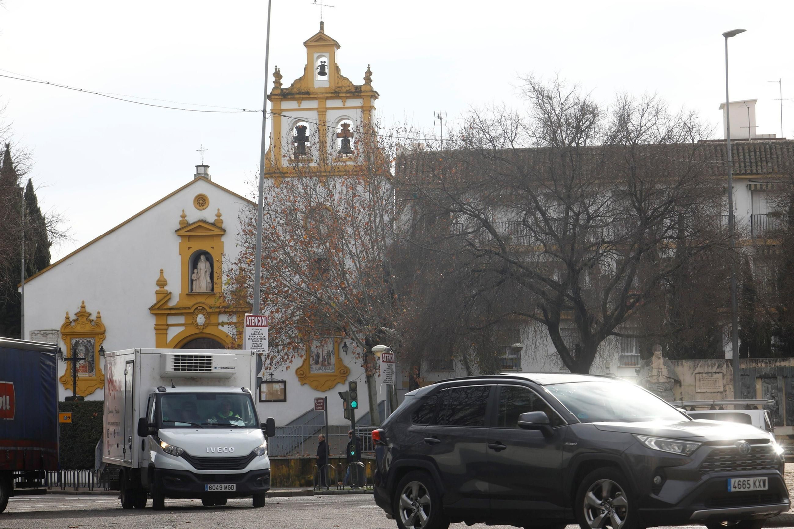 Un recorrido en imágenes por el barrio cordobés del Campo de la Verdad un día de invierno