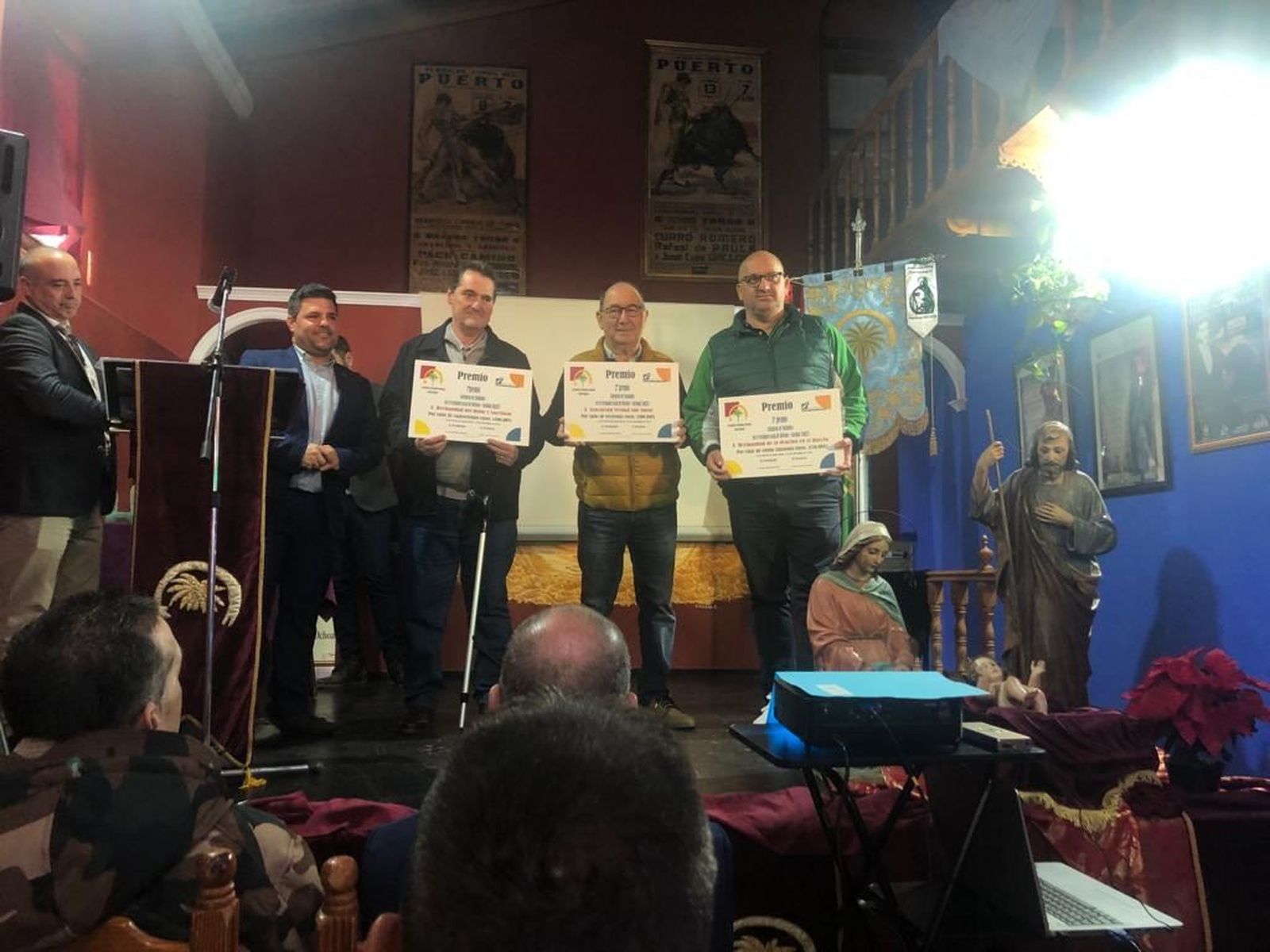 La entrega de los premios del certamen de belenes de entidades.