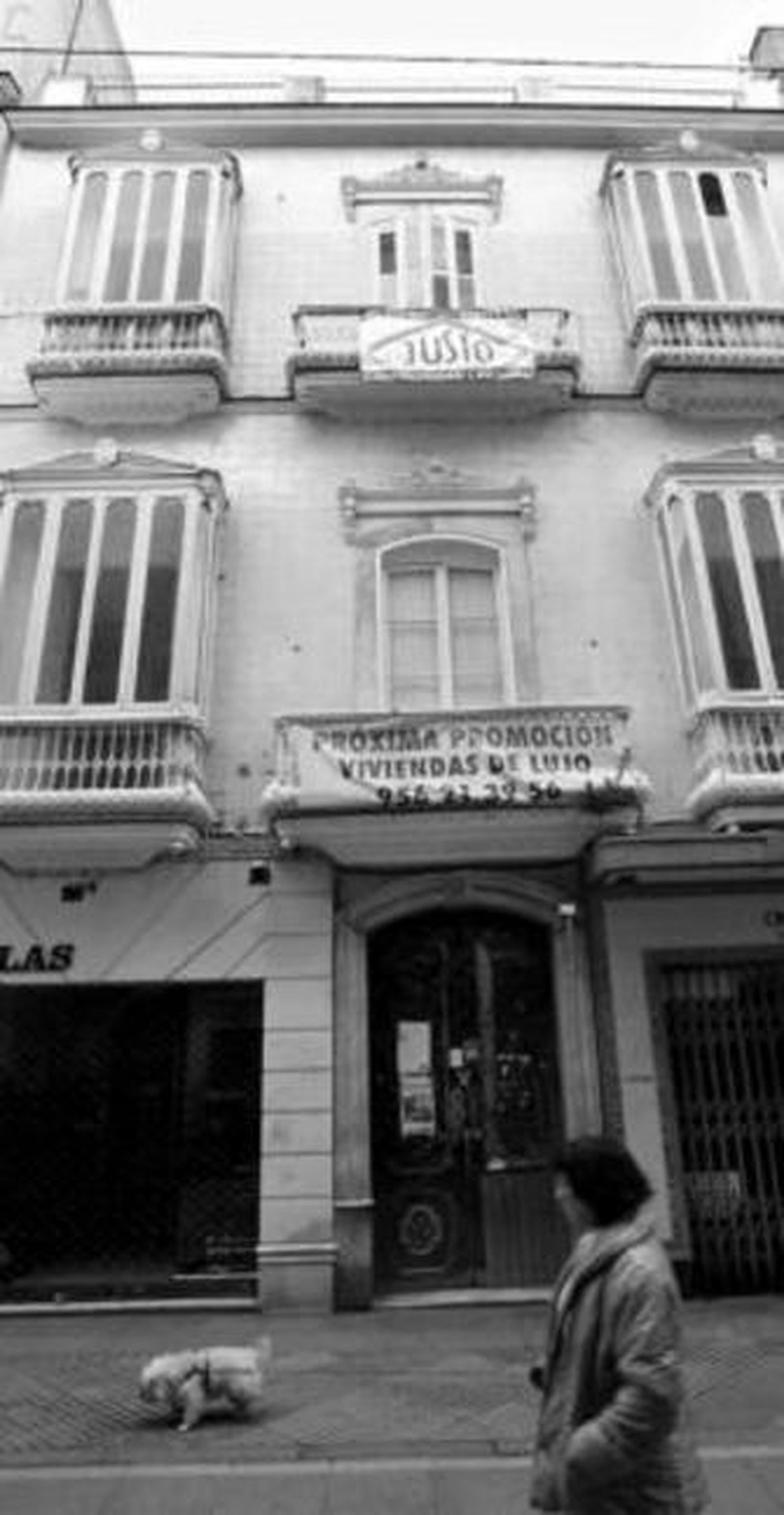 Vista de la fachada de Ancha,13, donde van a construir un hotel.
