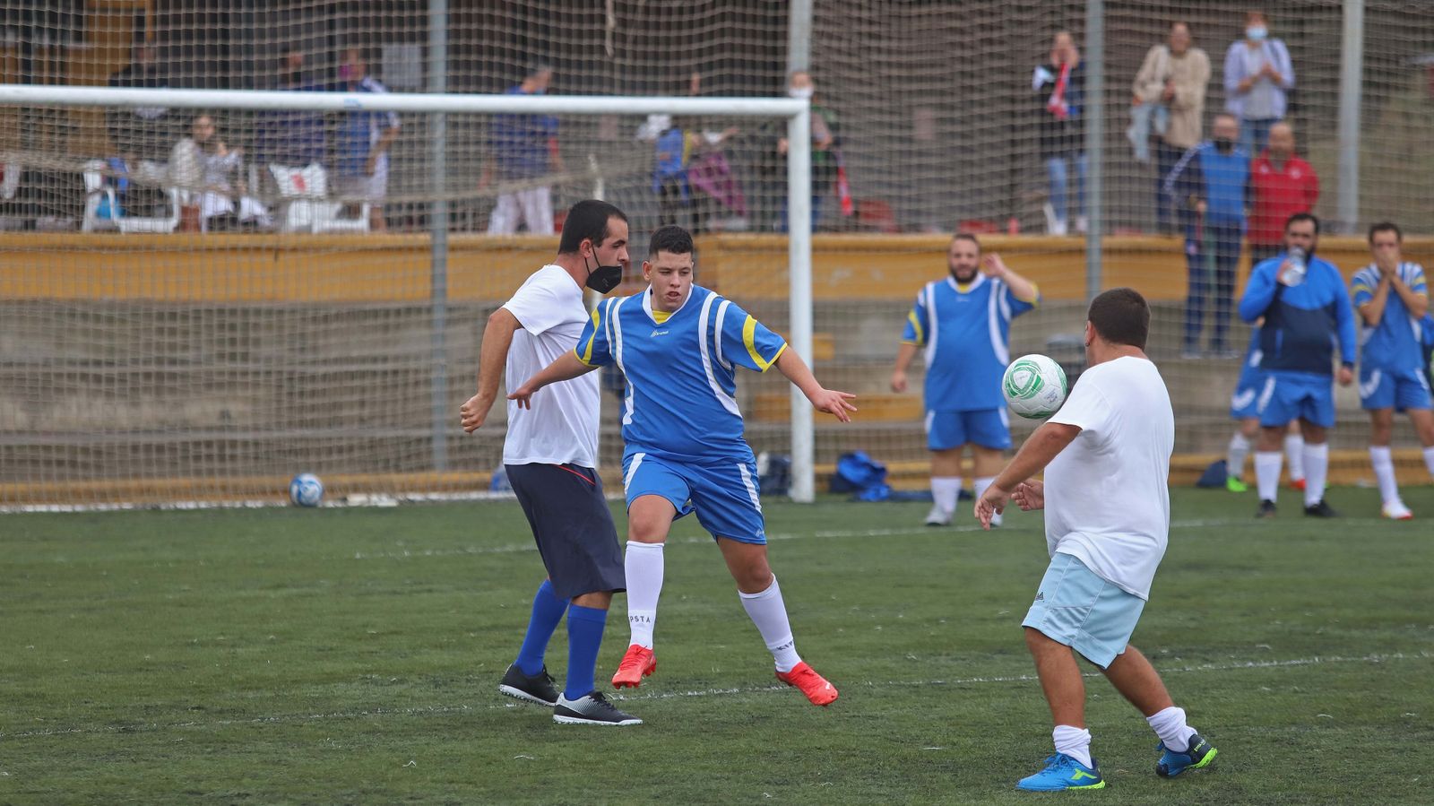 Fotos del IV torneo de fútbol-7 de APadis