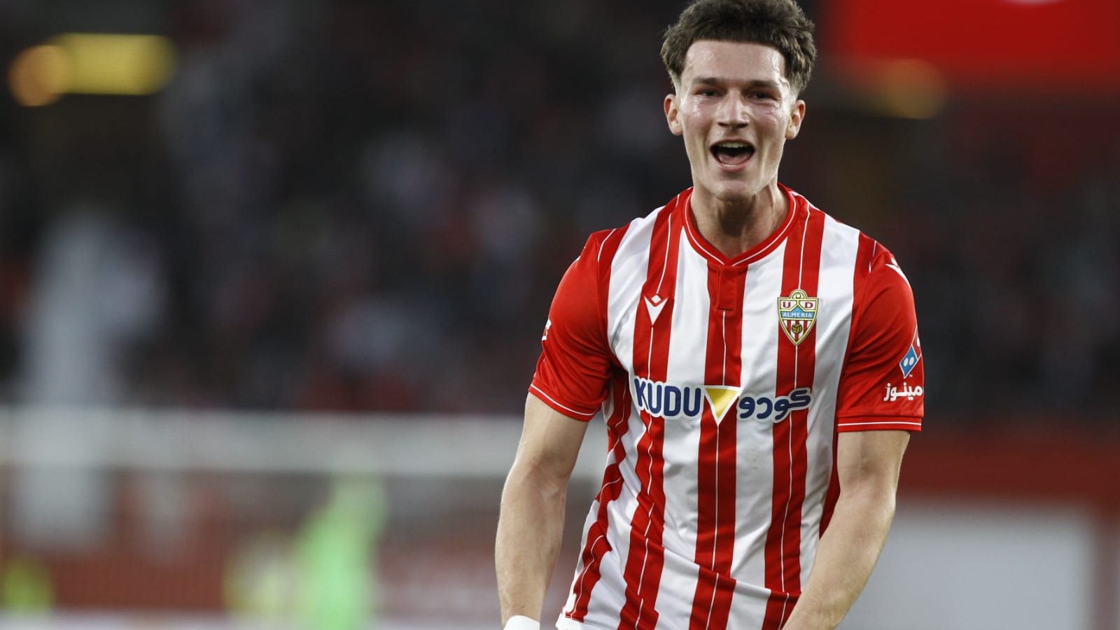 Stefan Dzodic celebra el tercer tanto del encuentro contra los nazaríes.