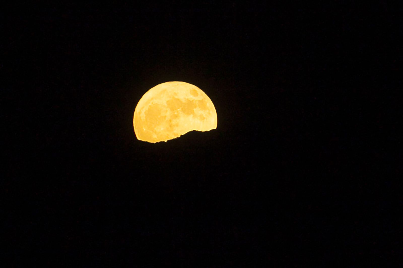 Imágenes de la superluna en Málaga