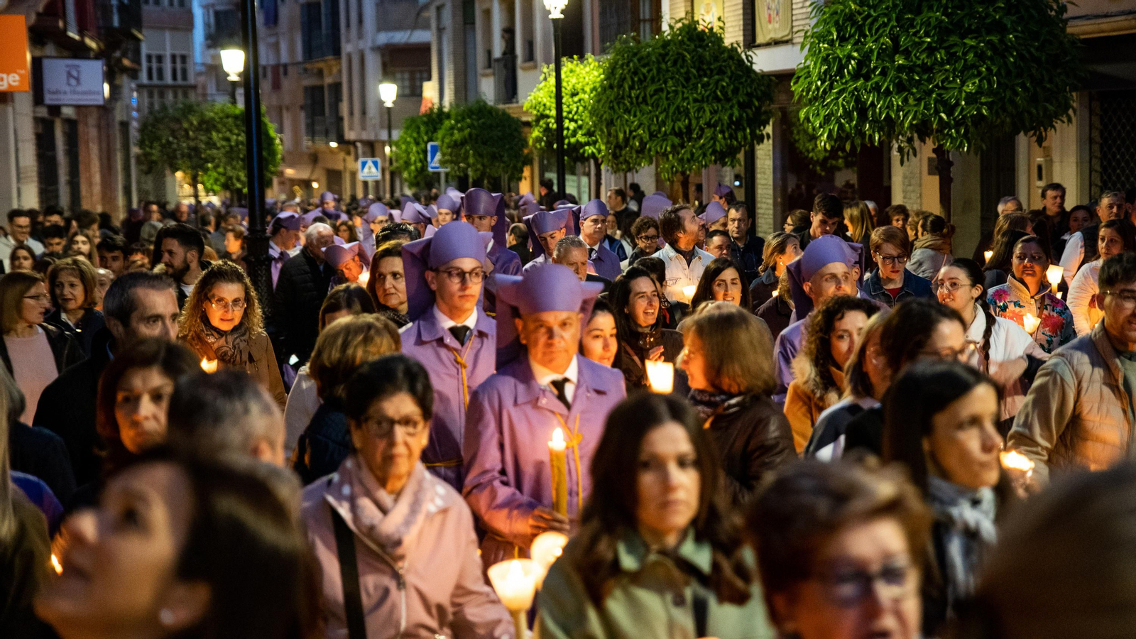 Viernes Santo en Lucena: devoción absoluta por el Nazareno