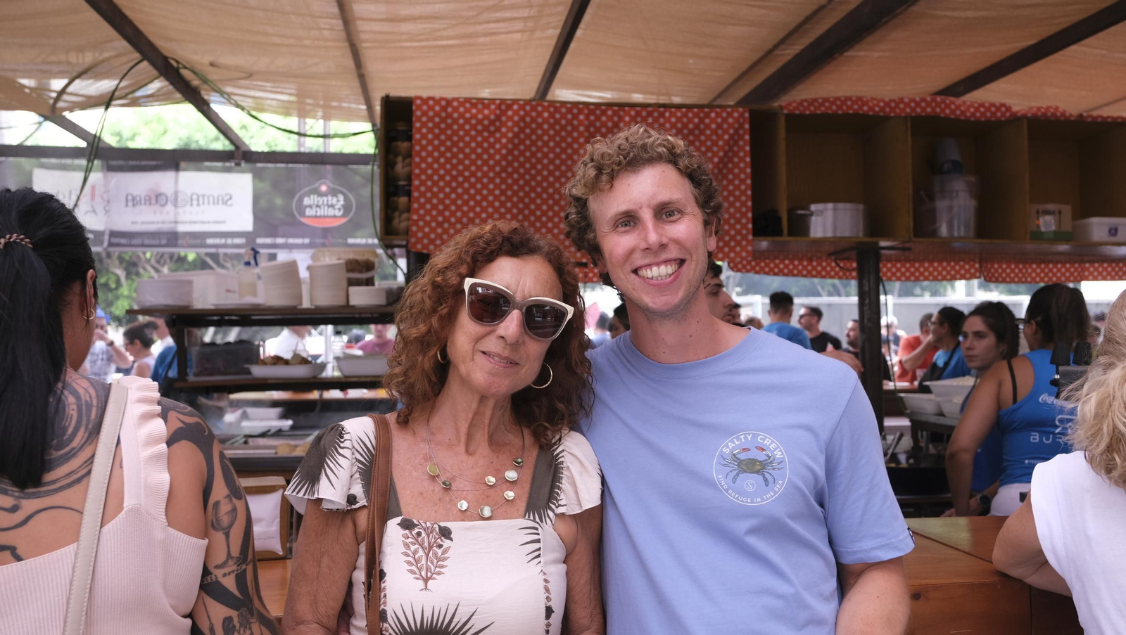 Los almerienses disfrutan del lunes en la Feria del Mediodía