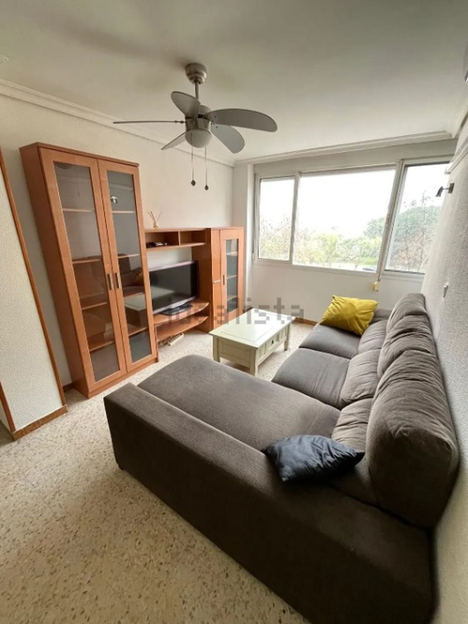 Un piso modesto en Montequinto.