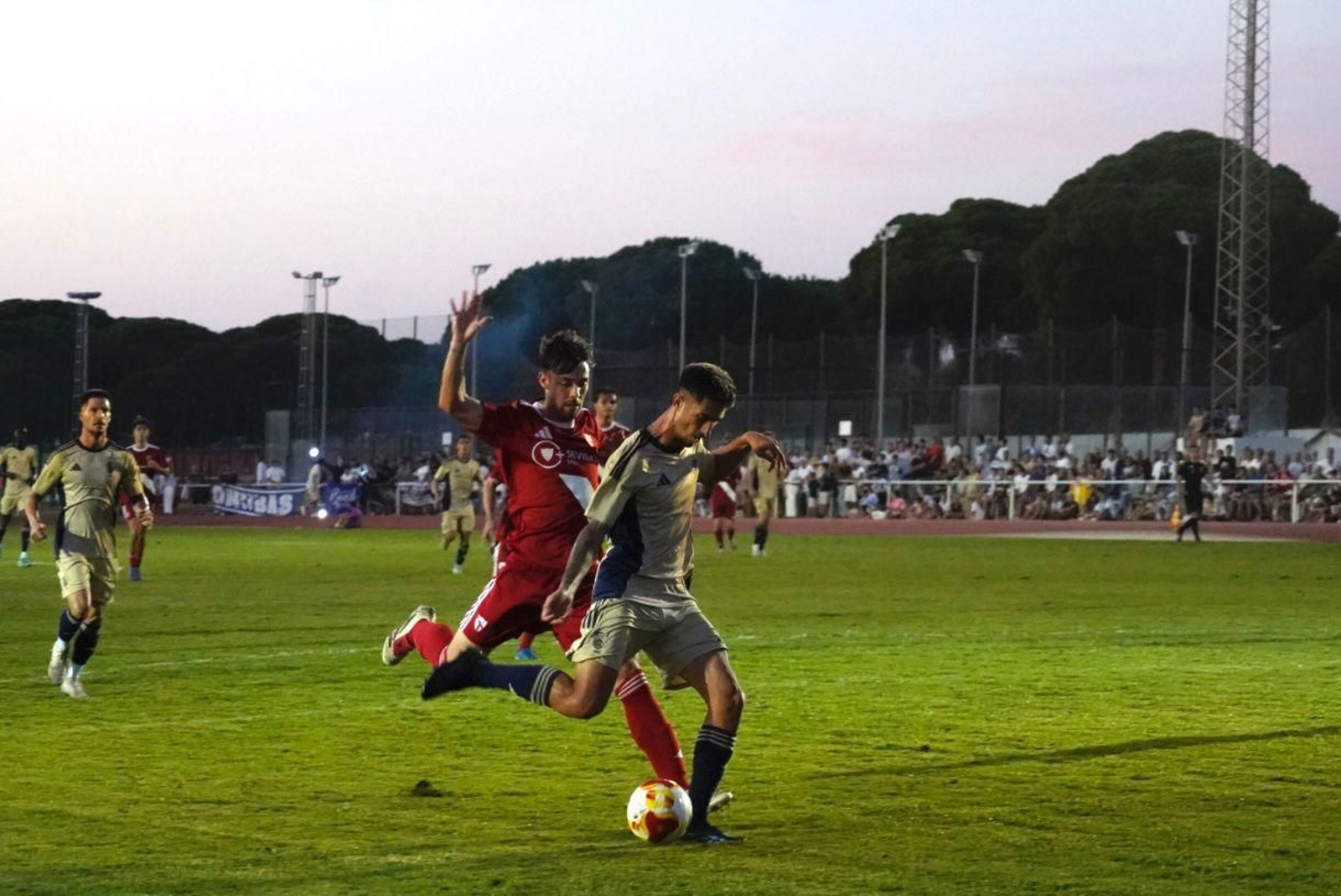 Mario da Costa define para empatar el partido.
