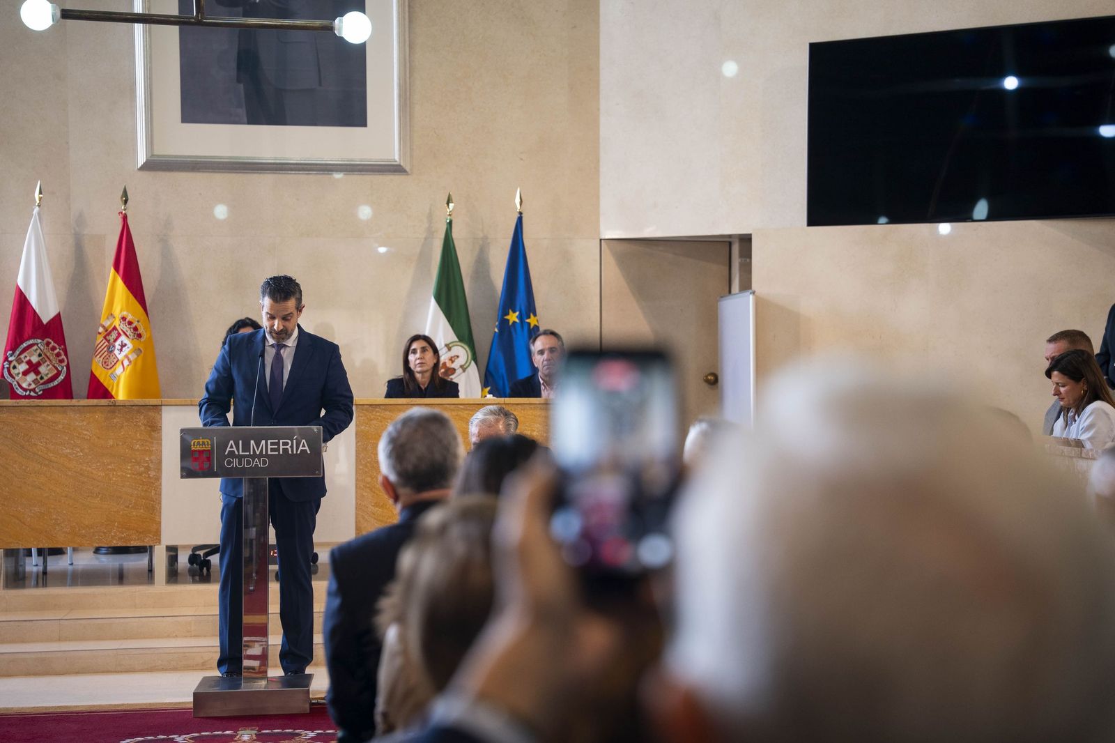 La galería del Escudo de Oro de la Ciudad de Almería a Juan Rigaud