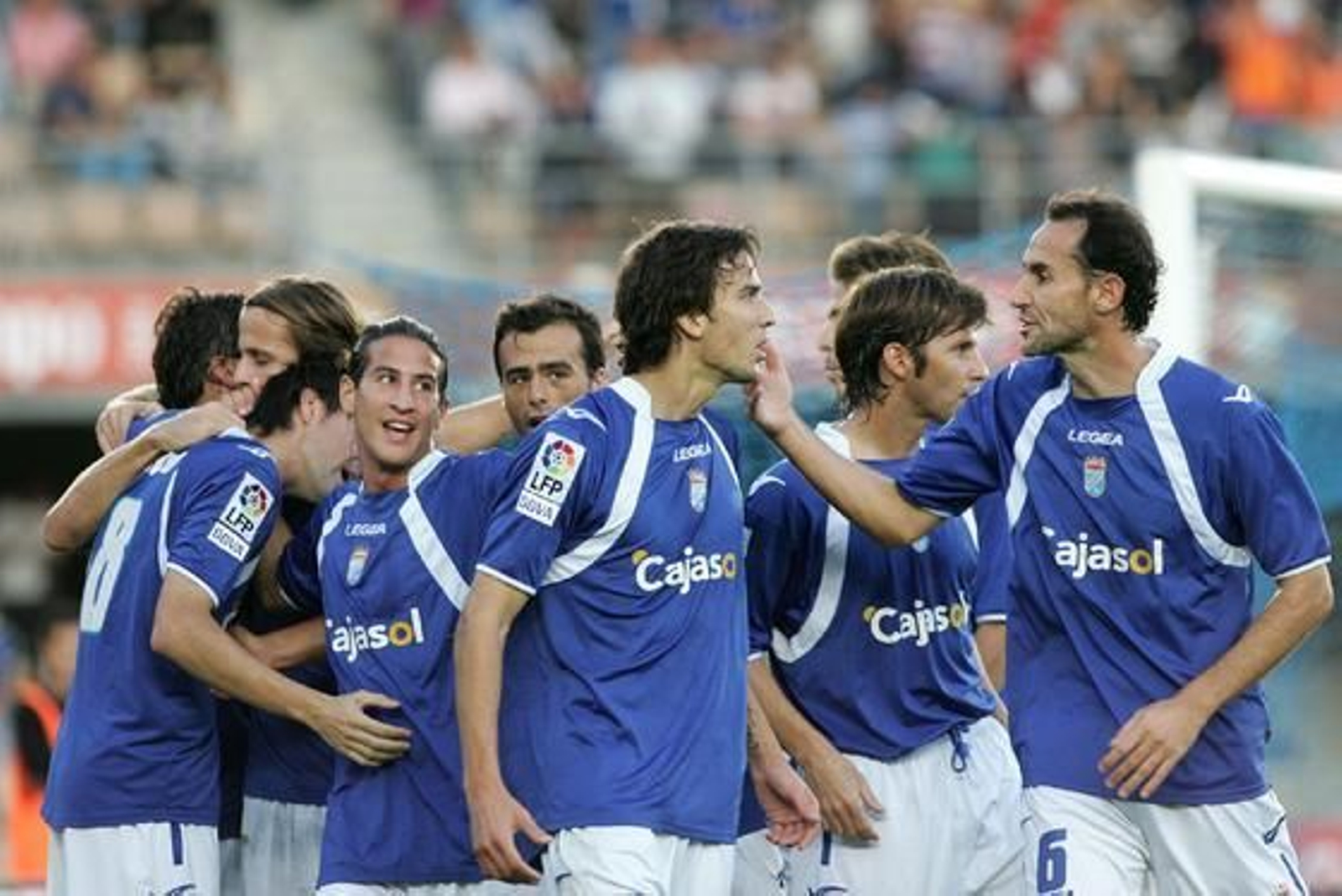 Los jugadores azulinos celebran el tanto de Pablo Rendondo. 

Foto: Pascual