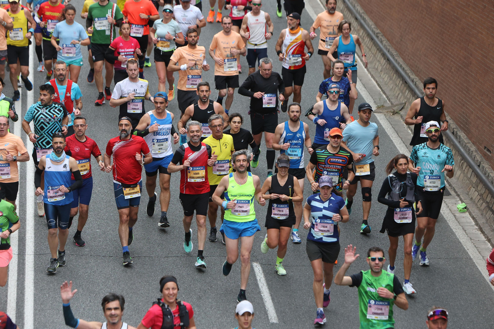 Búscate en la maratón de Sevilla 06
