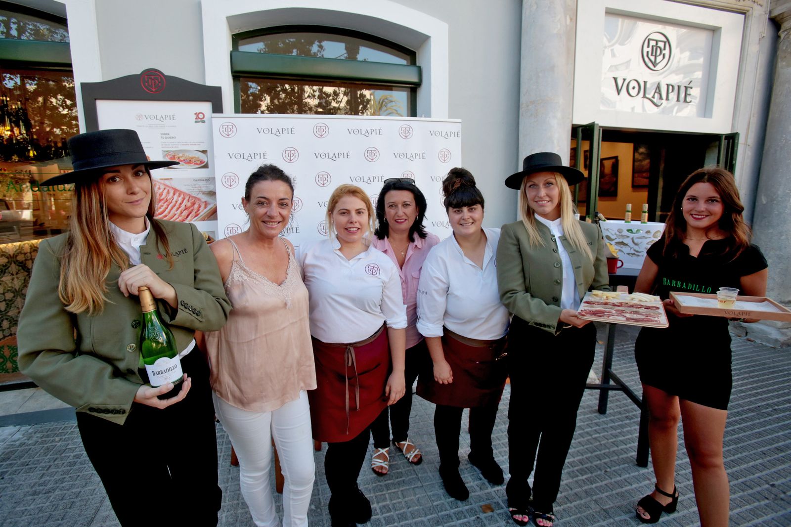 Una nueva taberna en plena Plaza de San Juan de Dios