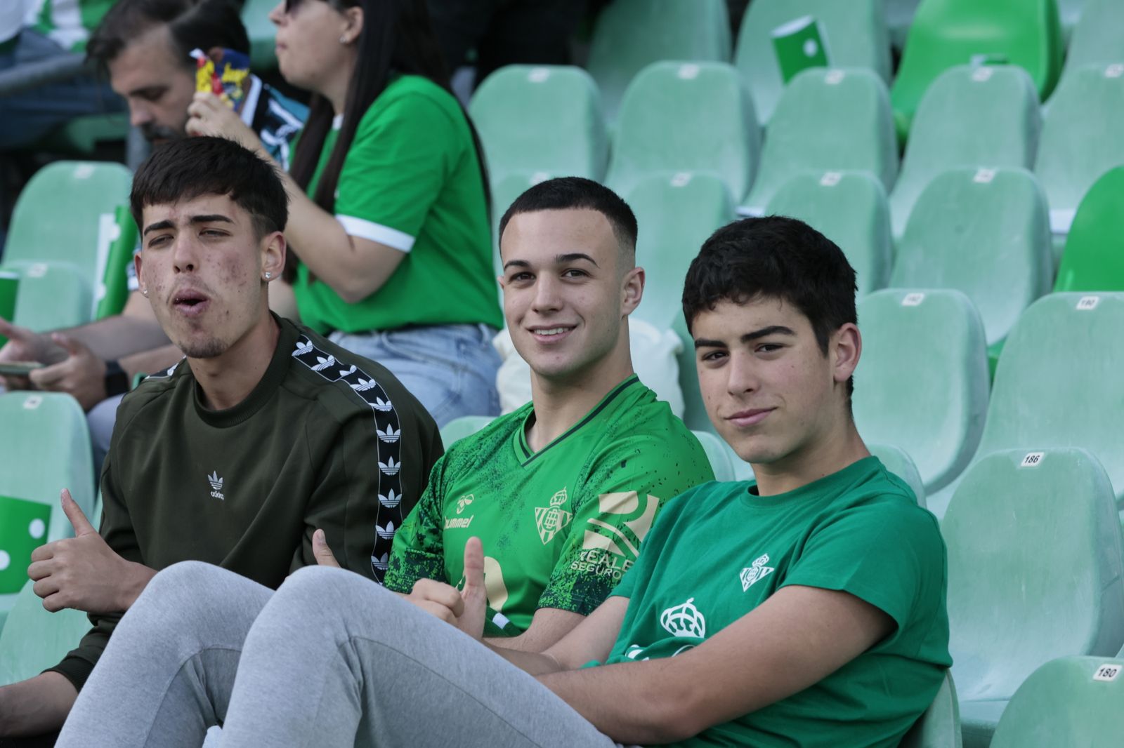 Buscáte en las gradas del Villamarín