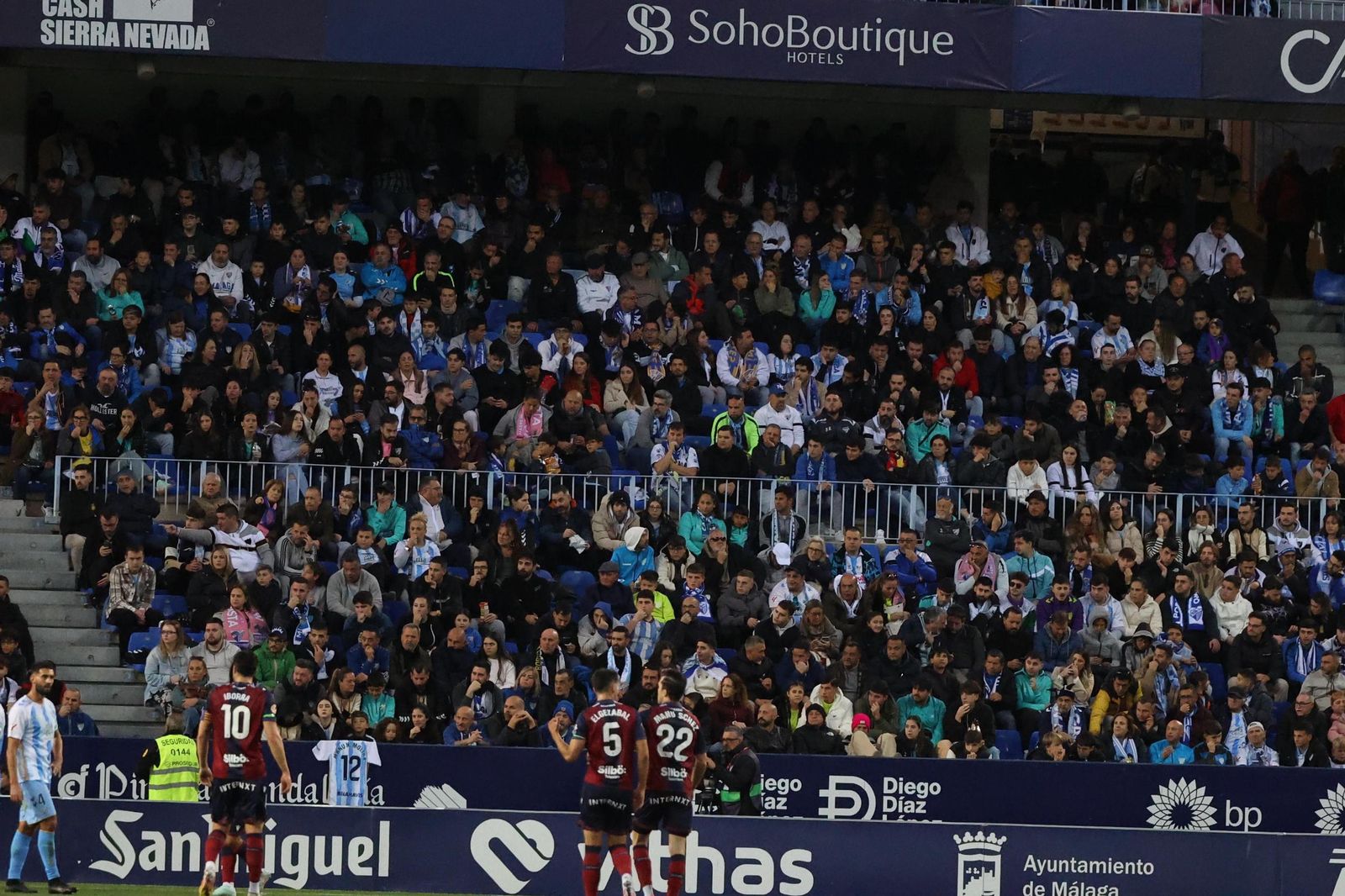 Búscate en las gradas de La Rosaleda en el Málaga-Levante