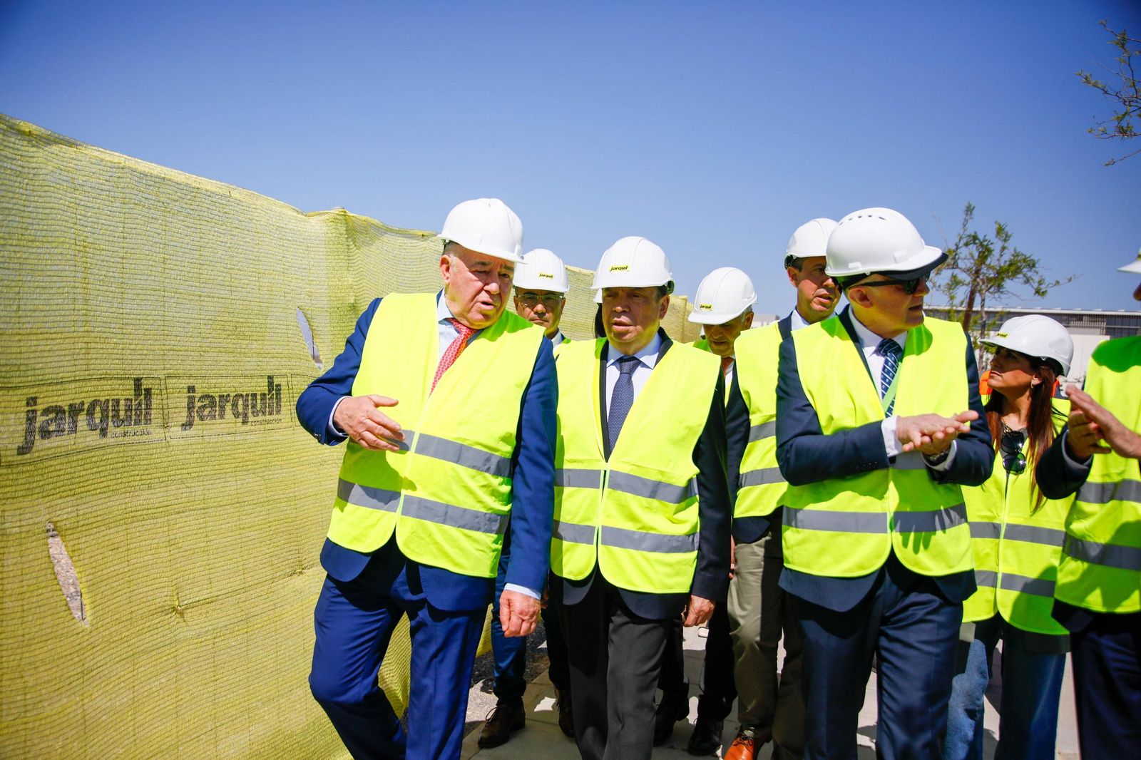 Luis Planas en una visita a la cooperativa Única