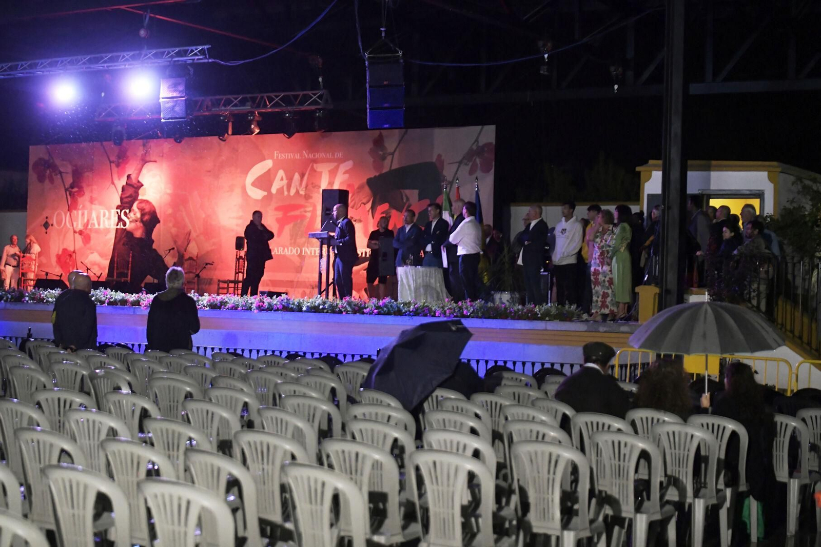 La lluvia irrumpe en el Festival Nacional de Cante Flamenco de Ogíjares