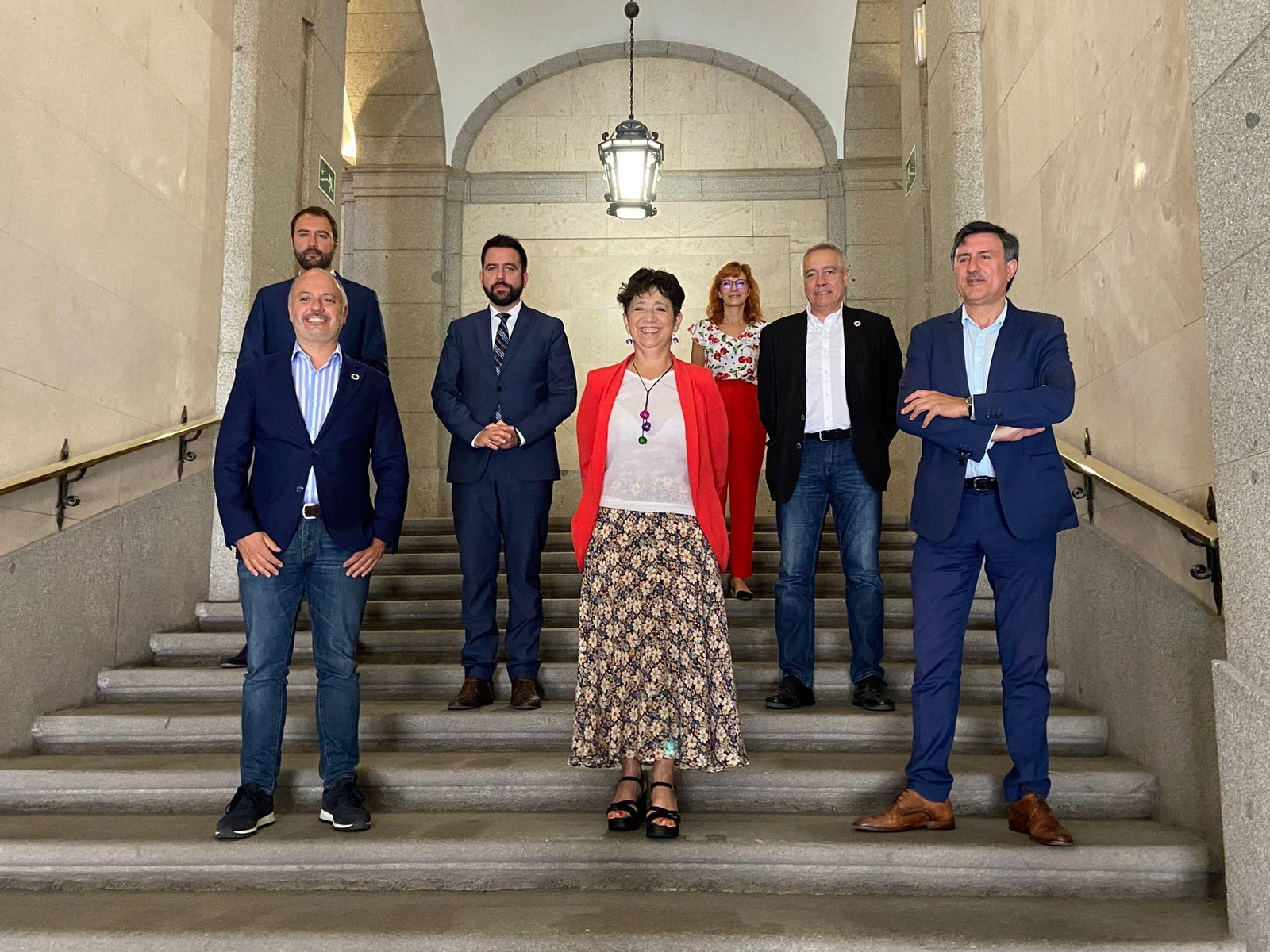 Seis de los siete delegados de las zonas francas de España con la subsecretaria de Hacienda.