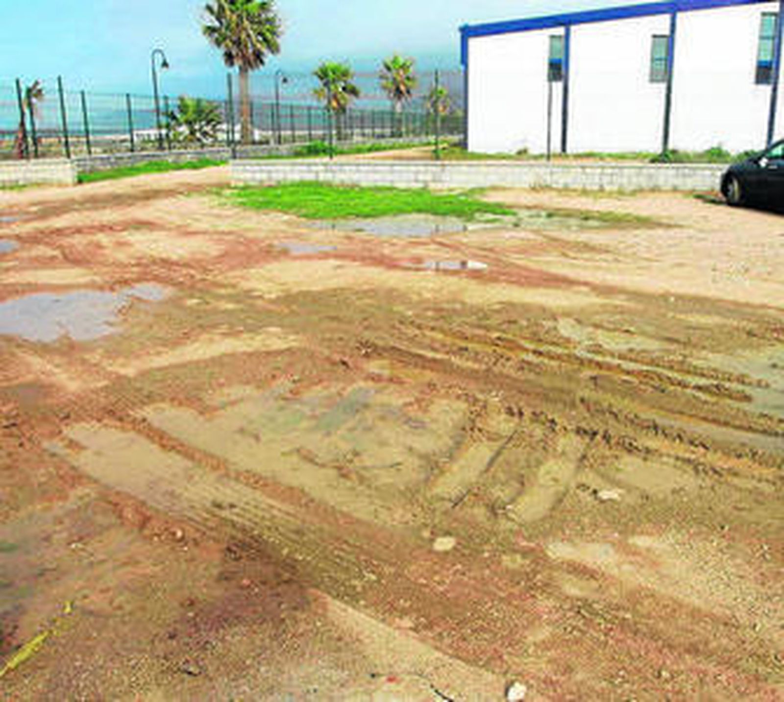 Parcela junto a La Marina.