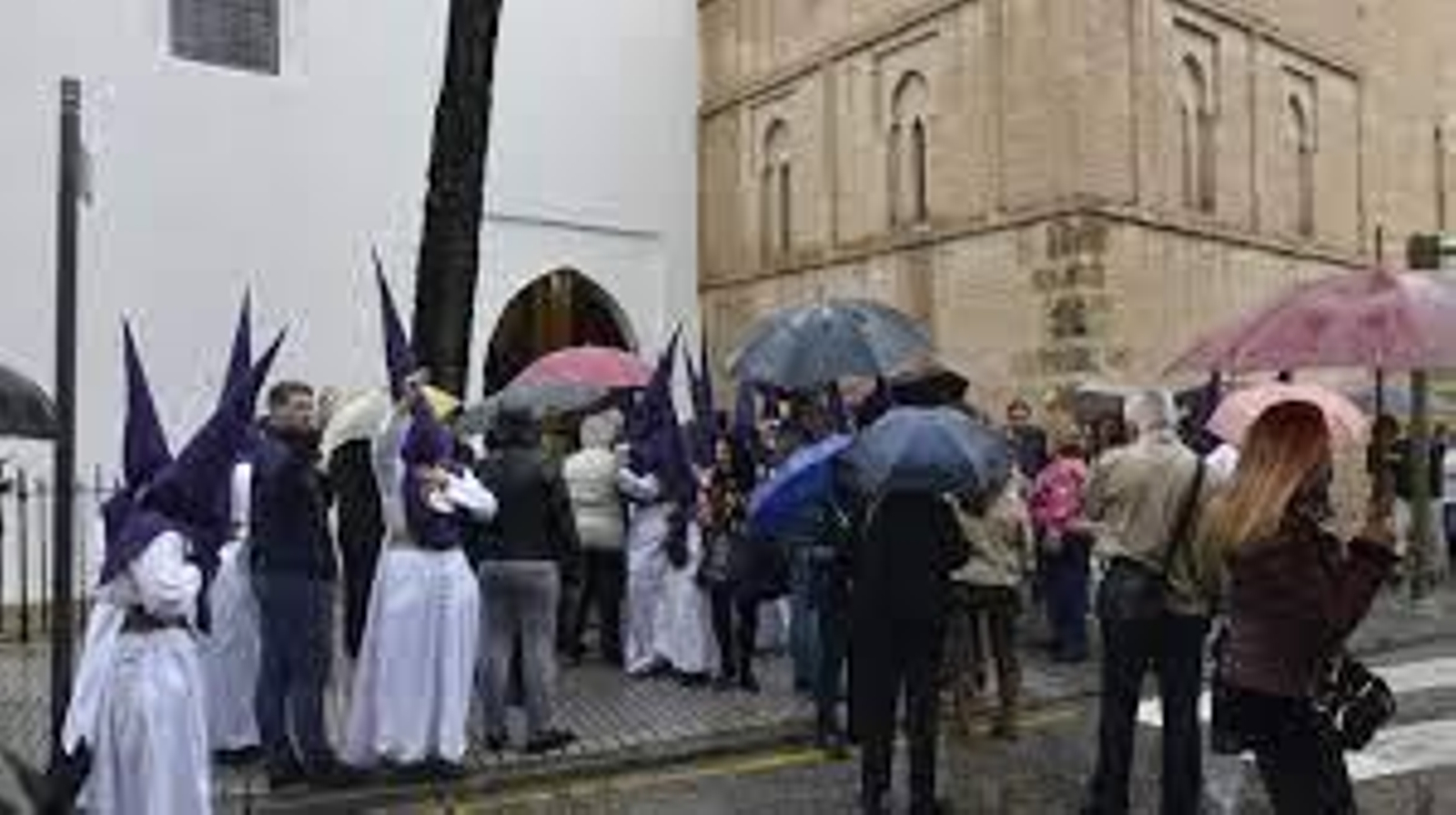 Una tarde de lluvia en Semana Santa.