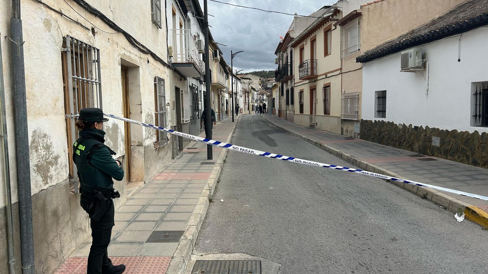 En el perímetro se desplegaron agentes de la Guardia Civil de Granada y de la Policía Local