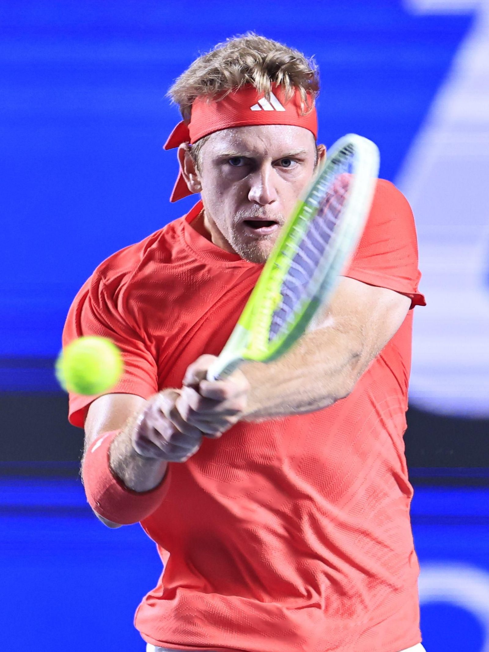 Un mágico Davidovich tumba a Shapovalov y está en la final de Acapulco Un mágico Davidovich tumba a Shapovalov y está en la final de Acapulco