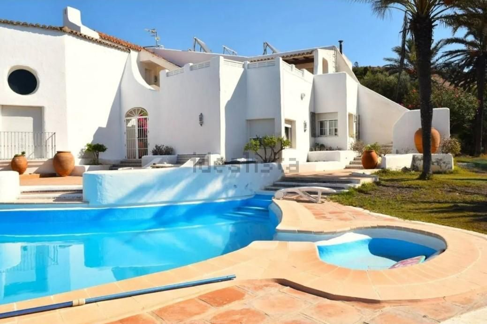 Imagen exterior de la vivienda más cara de Almería en este momento.