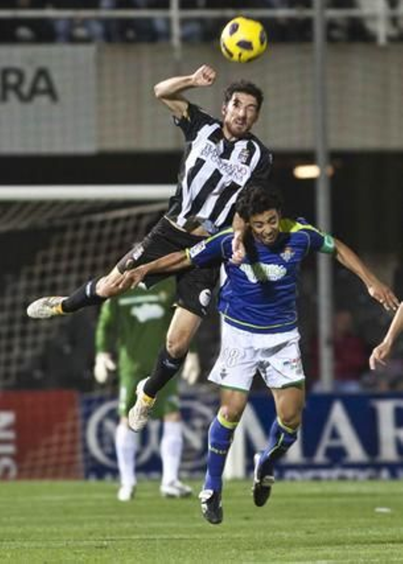 Los de Pepe Mel se dejan remontar en dos minutos.

Foto: LOF