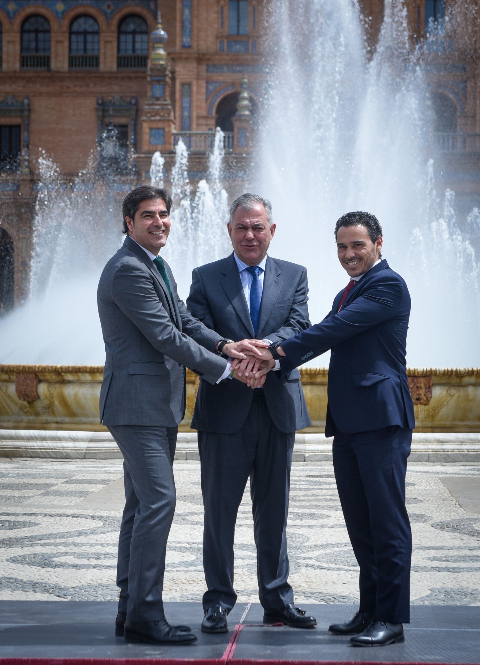 El derbi sevillano | Las fotos del alcalde y los presidentes de Betis y Sevilla