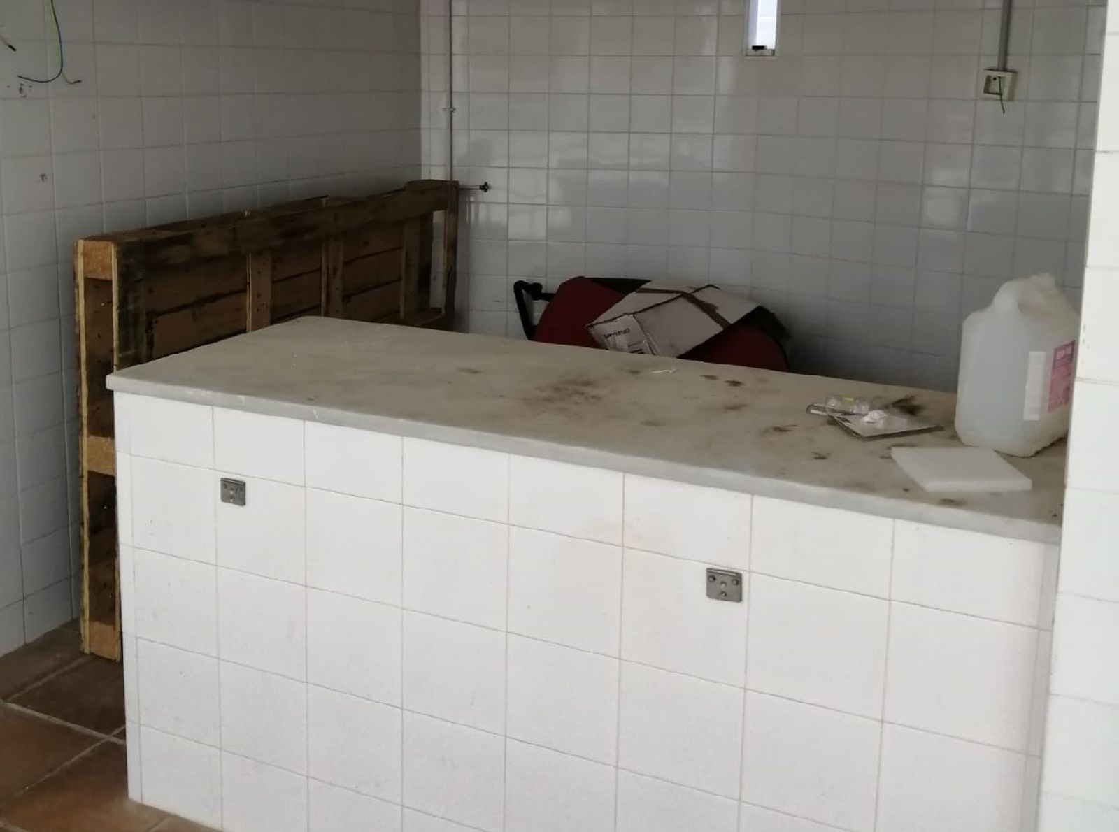 Aspecto de una parte de la planta alta del Mercado de San Antonio.