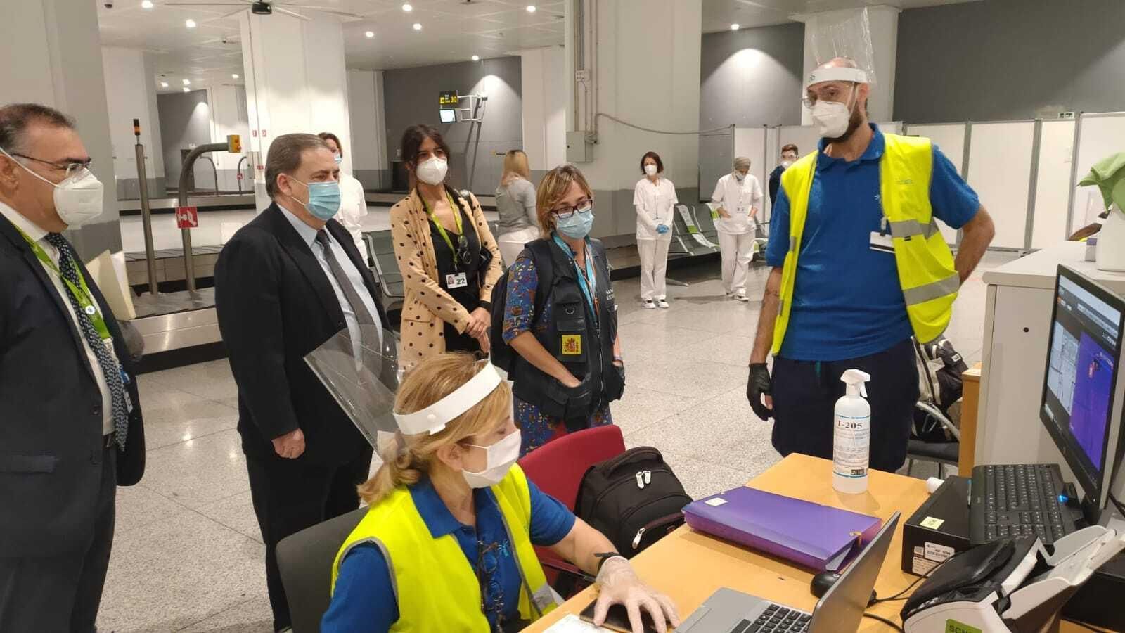 El subdelegado del Gobierno o el director del aeropuerto, entre otros, este lunes.