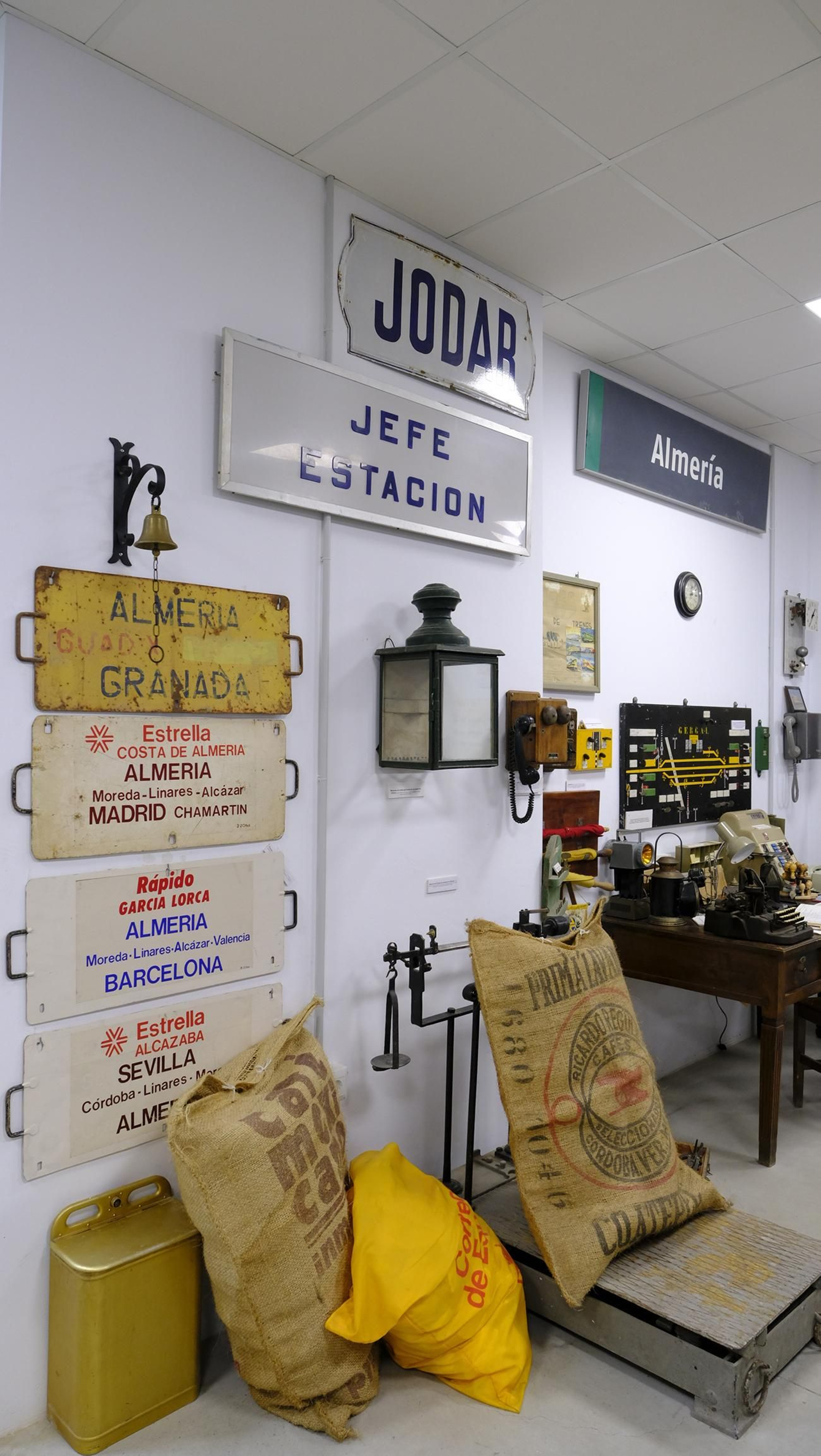 Jornada de puertas abiertas de la Asociación de Amigos del Ferrocarril de Almería (ASAFAL), en imágenes