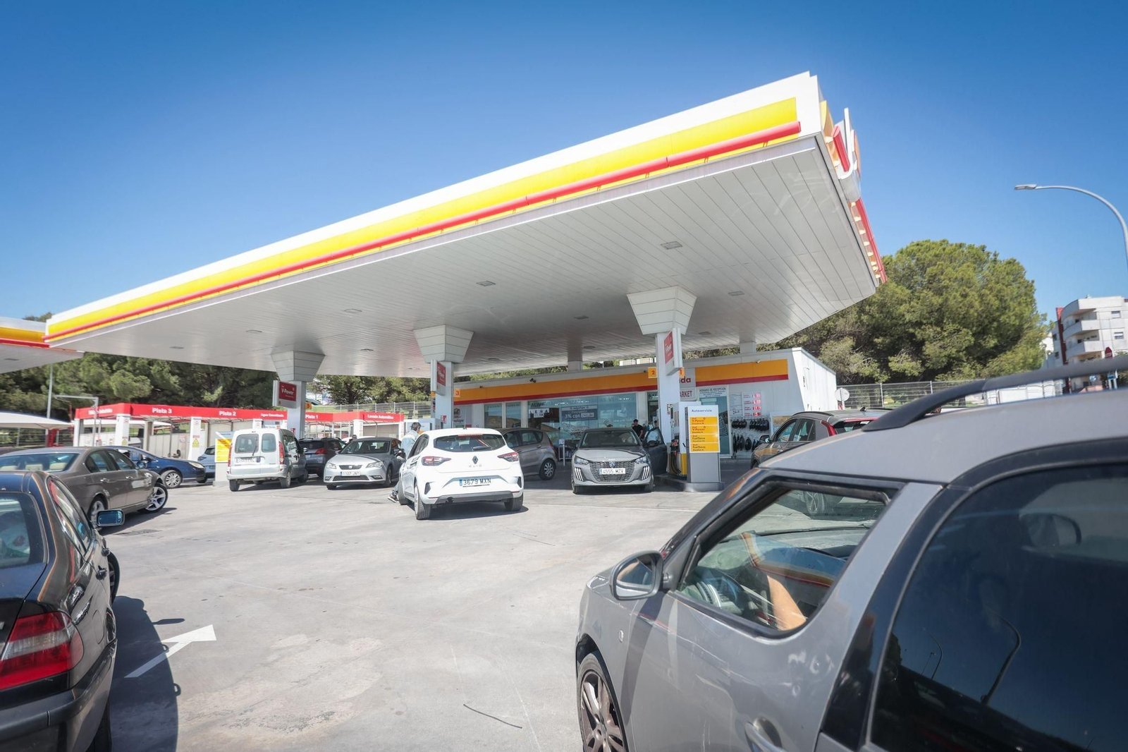 Las autoridades recomiendan evitar los desplazamientos innecesarios tras el apagón Las autoridades recomiendan evitar los desplazamientos innecesarios tras el apagón