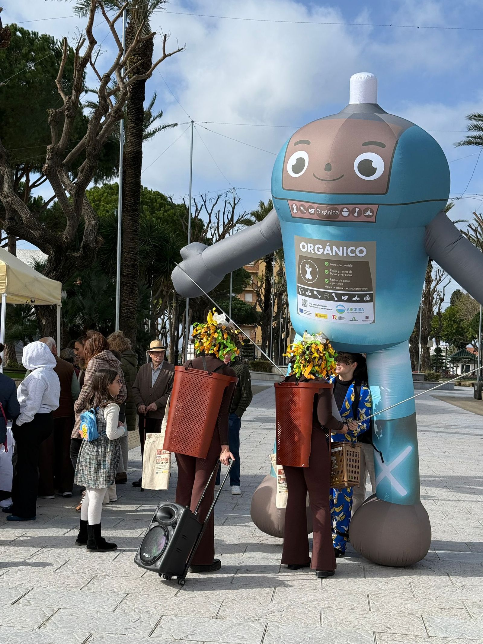 Las fotos de la campaña 'Este marrón vale la pena' en San Roque