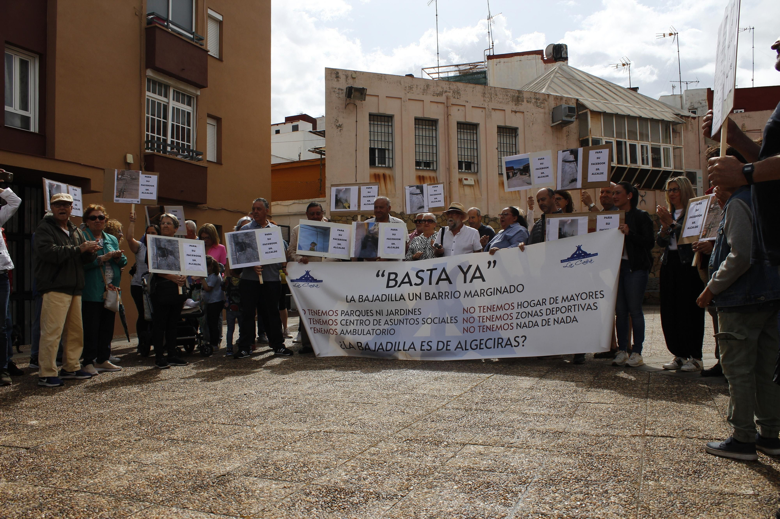 Fotos de la Manifestación de los vecinos de La Bajadilla.