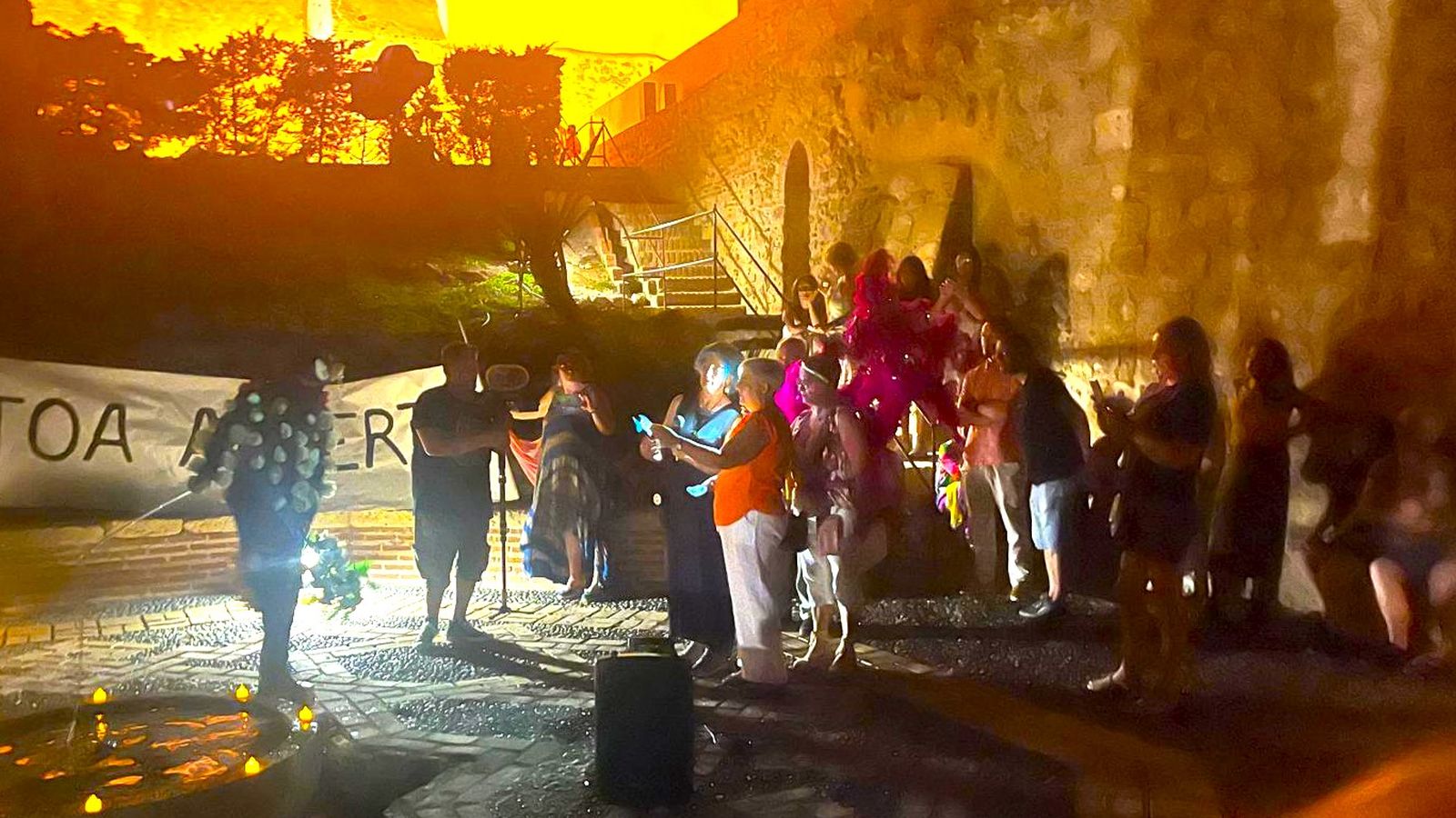 En la madrugada, ya había mucho público en la Alcazaba.