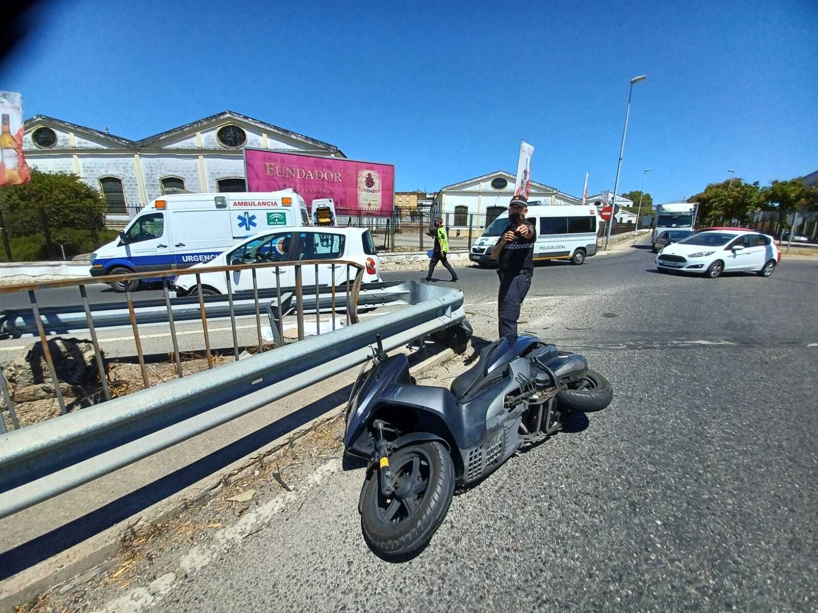 Imagen del accidente a la altura del edificio que alberga el concesionario de motos Dos Ruedas.